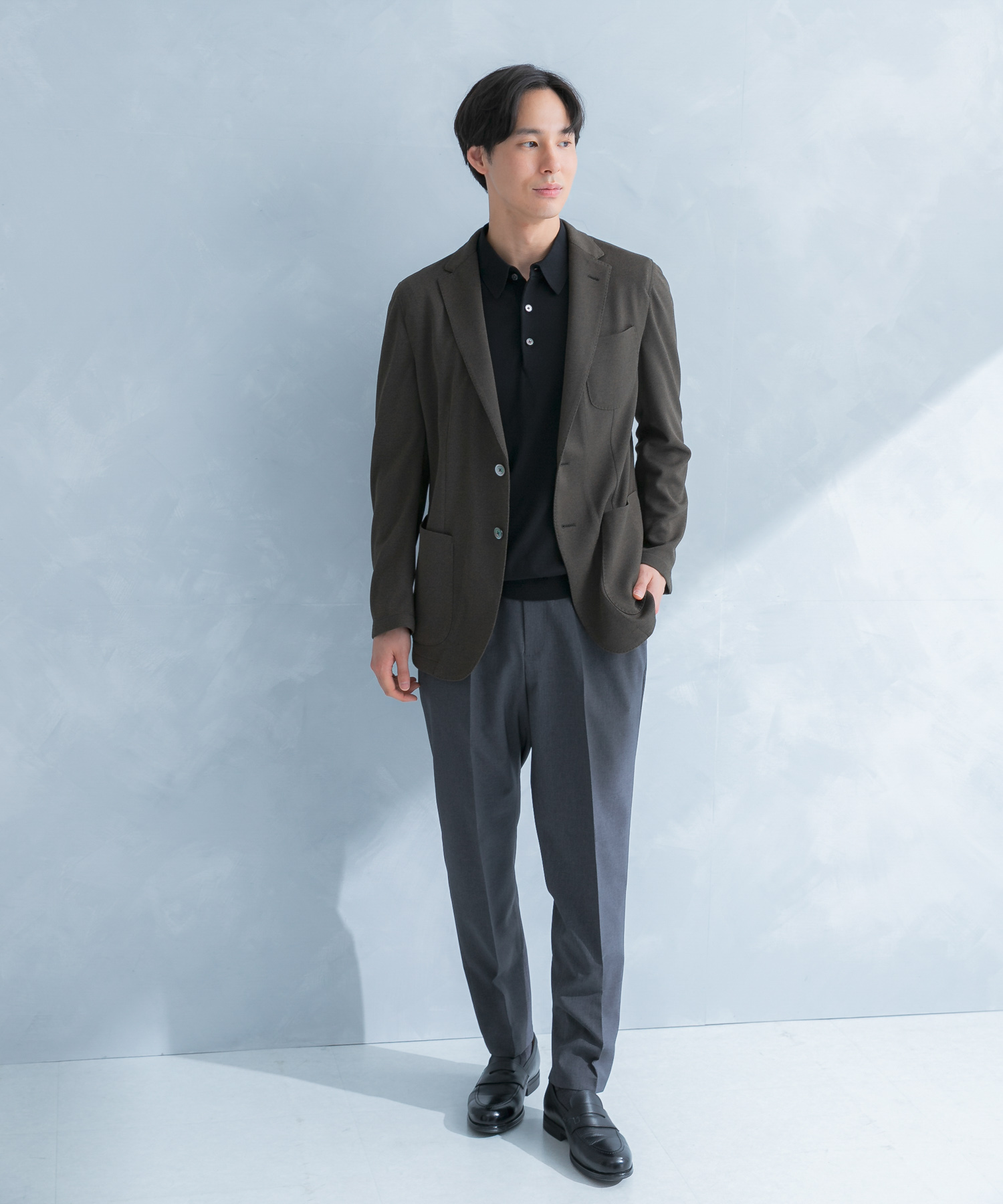 GRAY