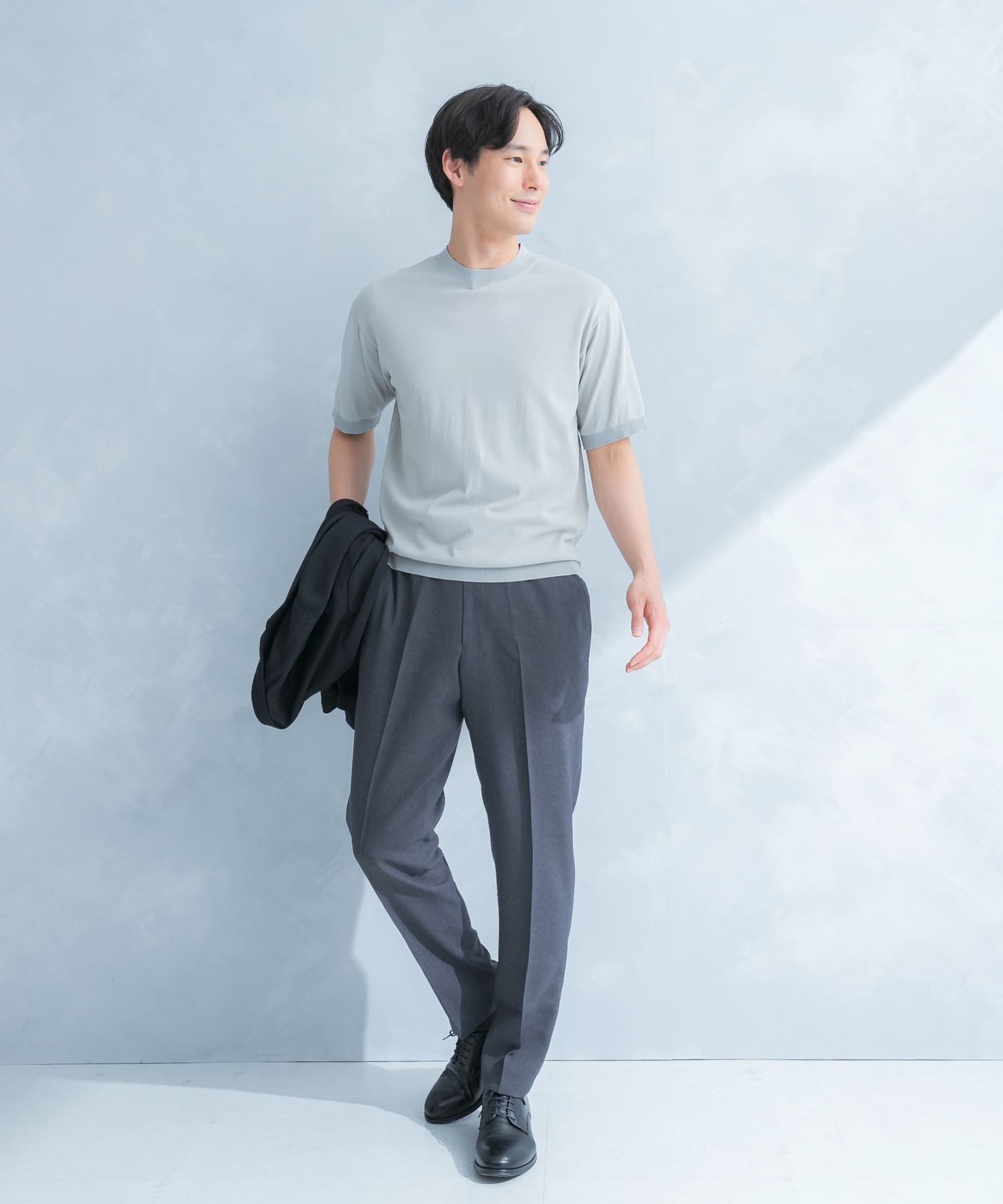 GRAY