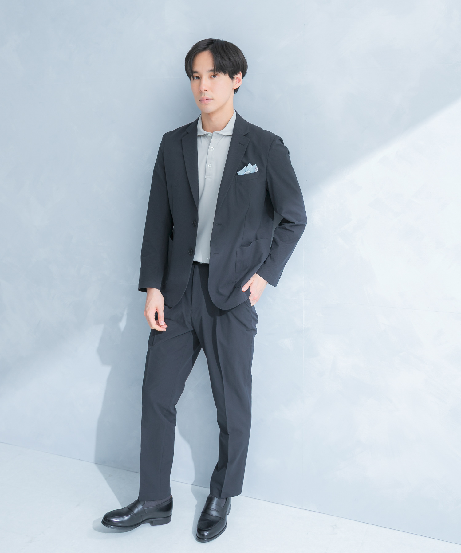 GRAY