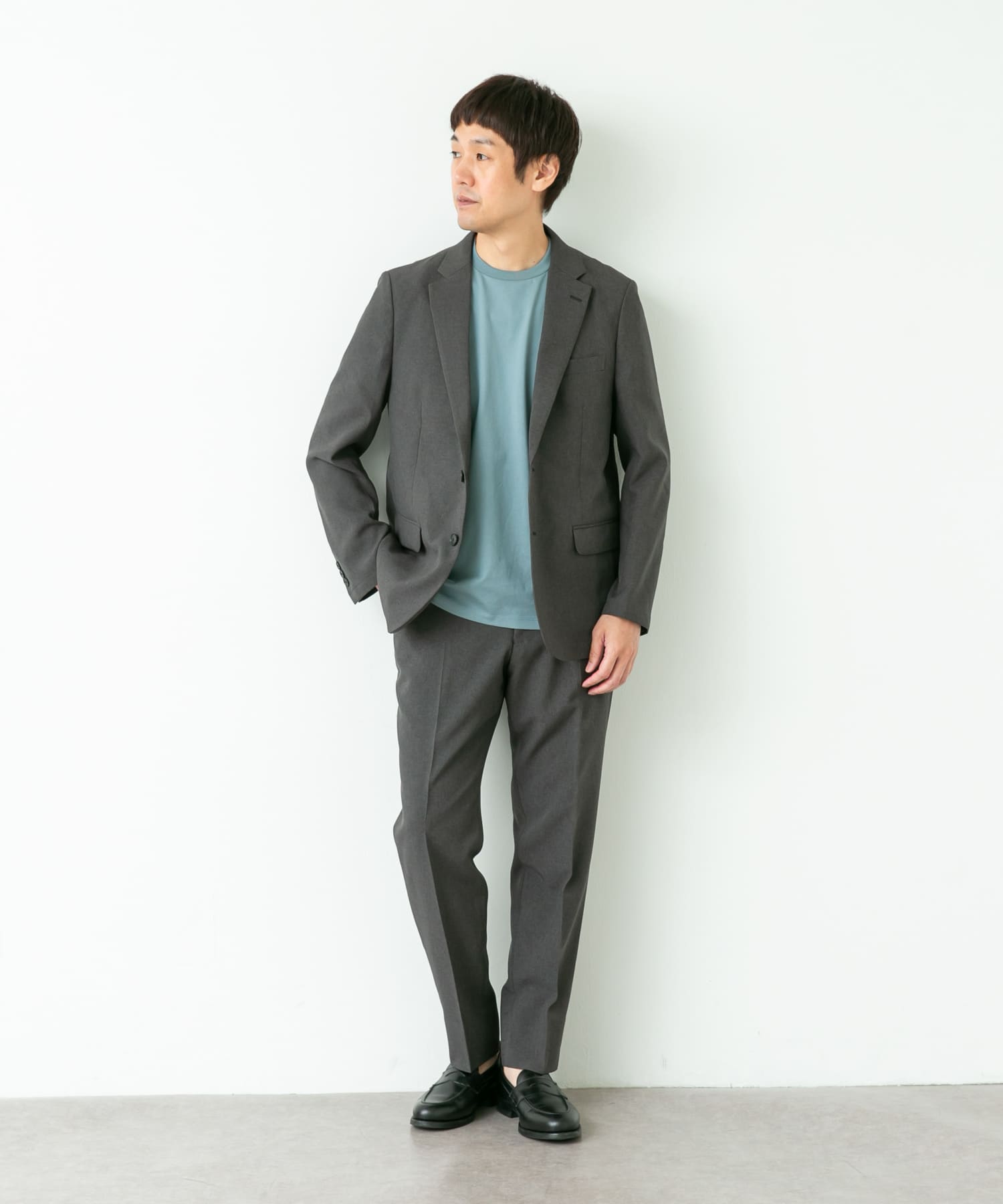 GRAY
