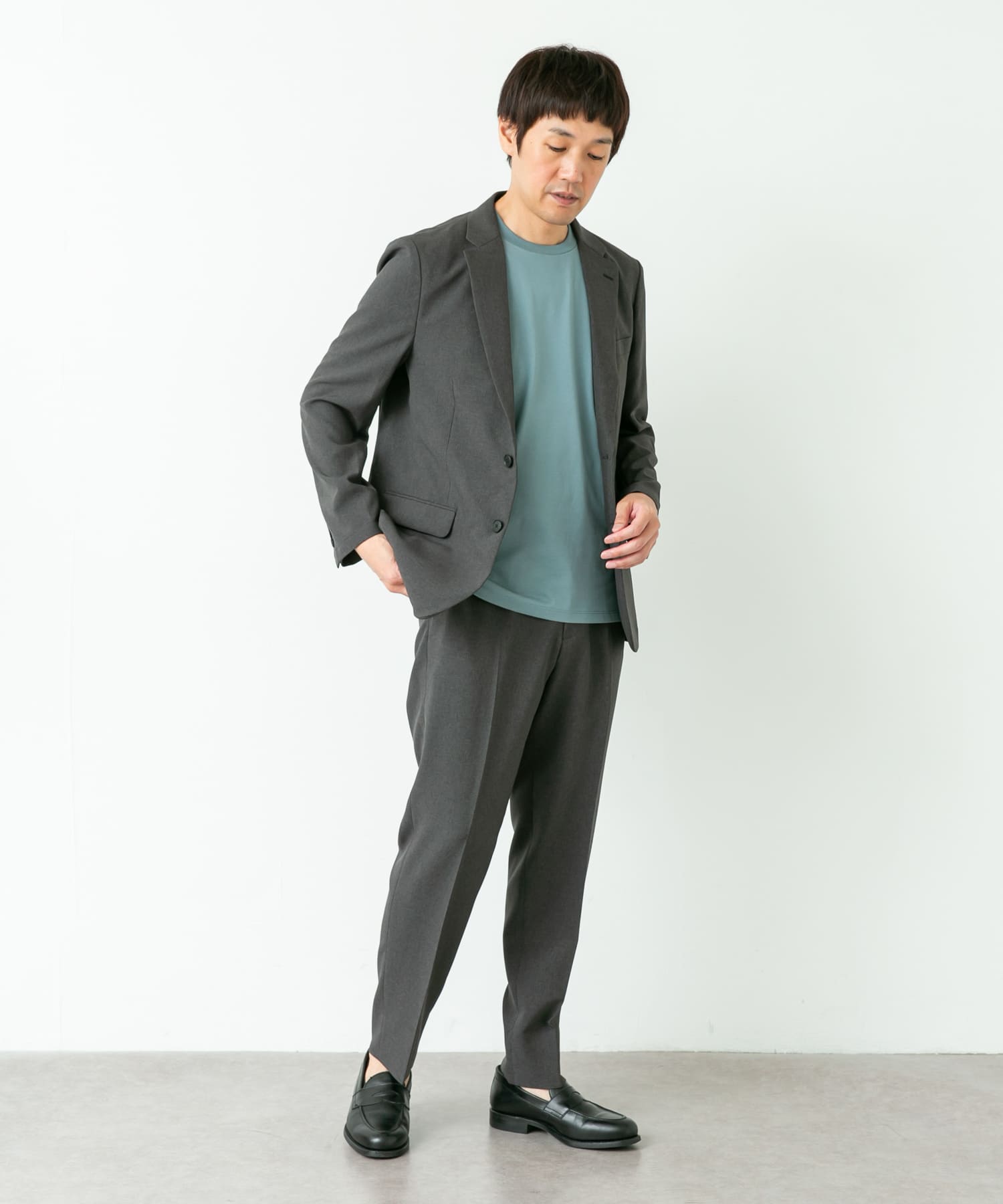 GRAY