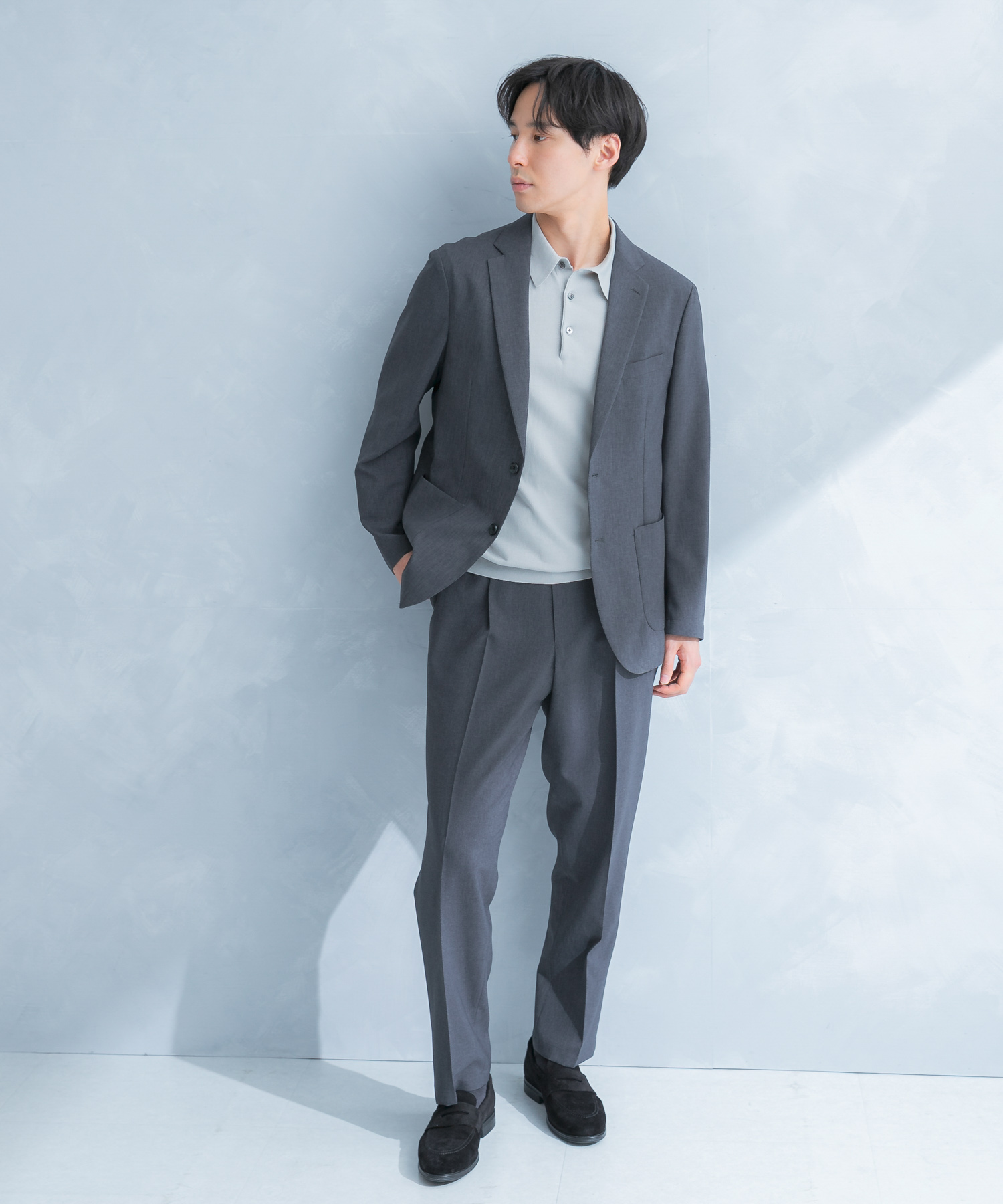 GRAY