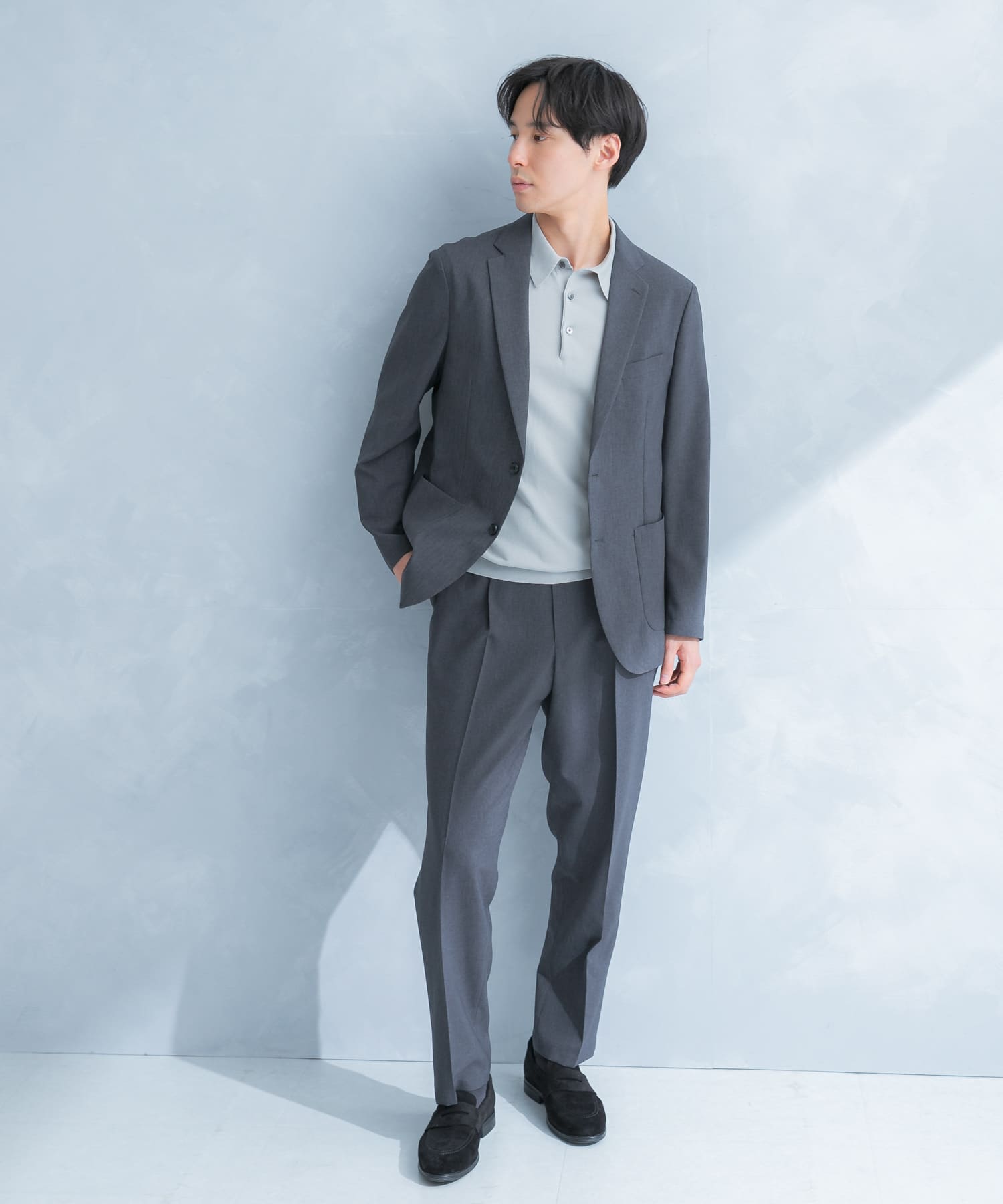 GRAY