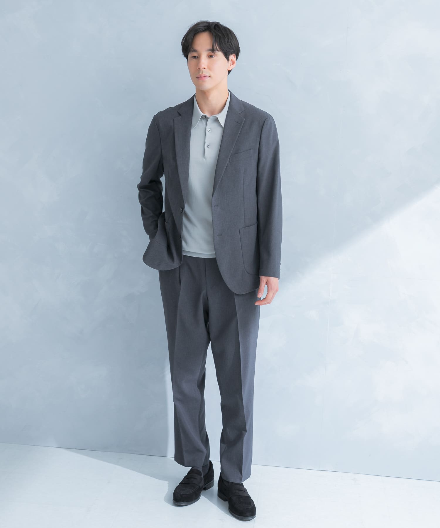 GRAY