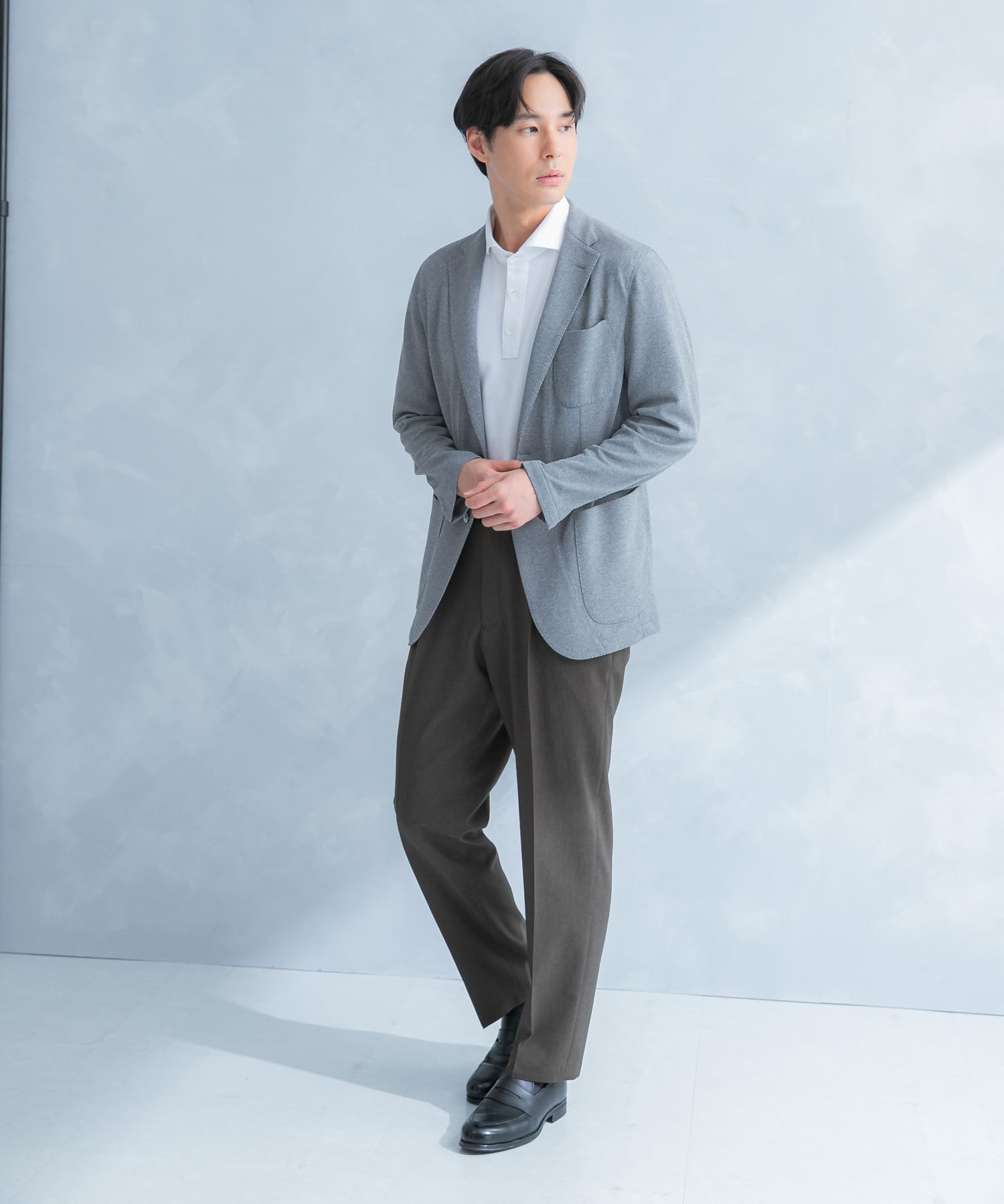 GRAY