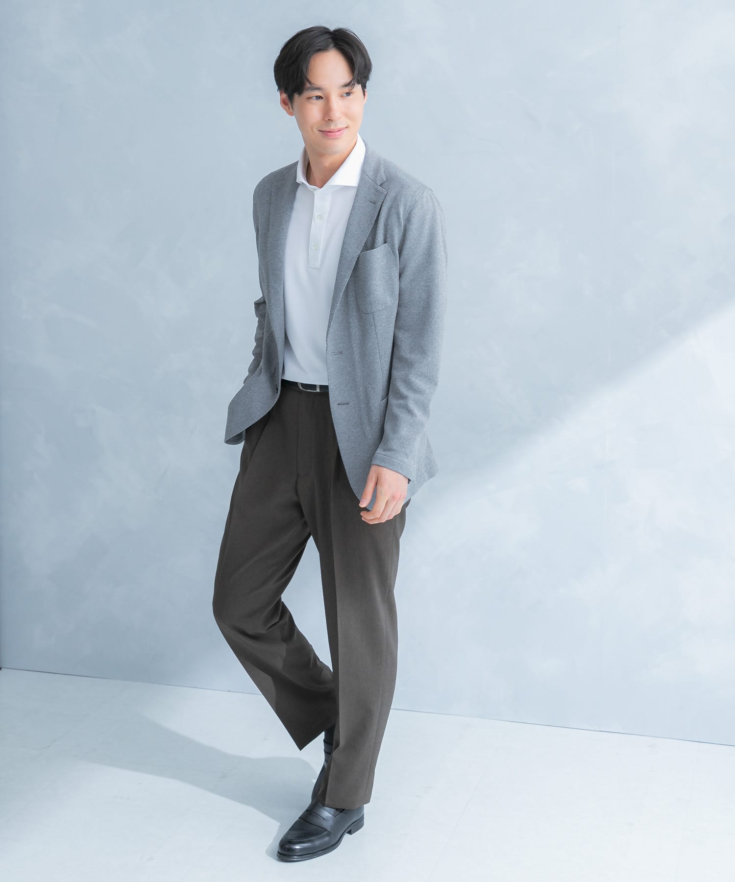 GRAY