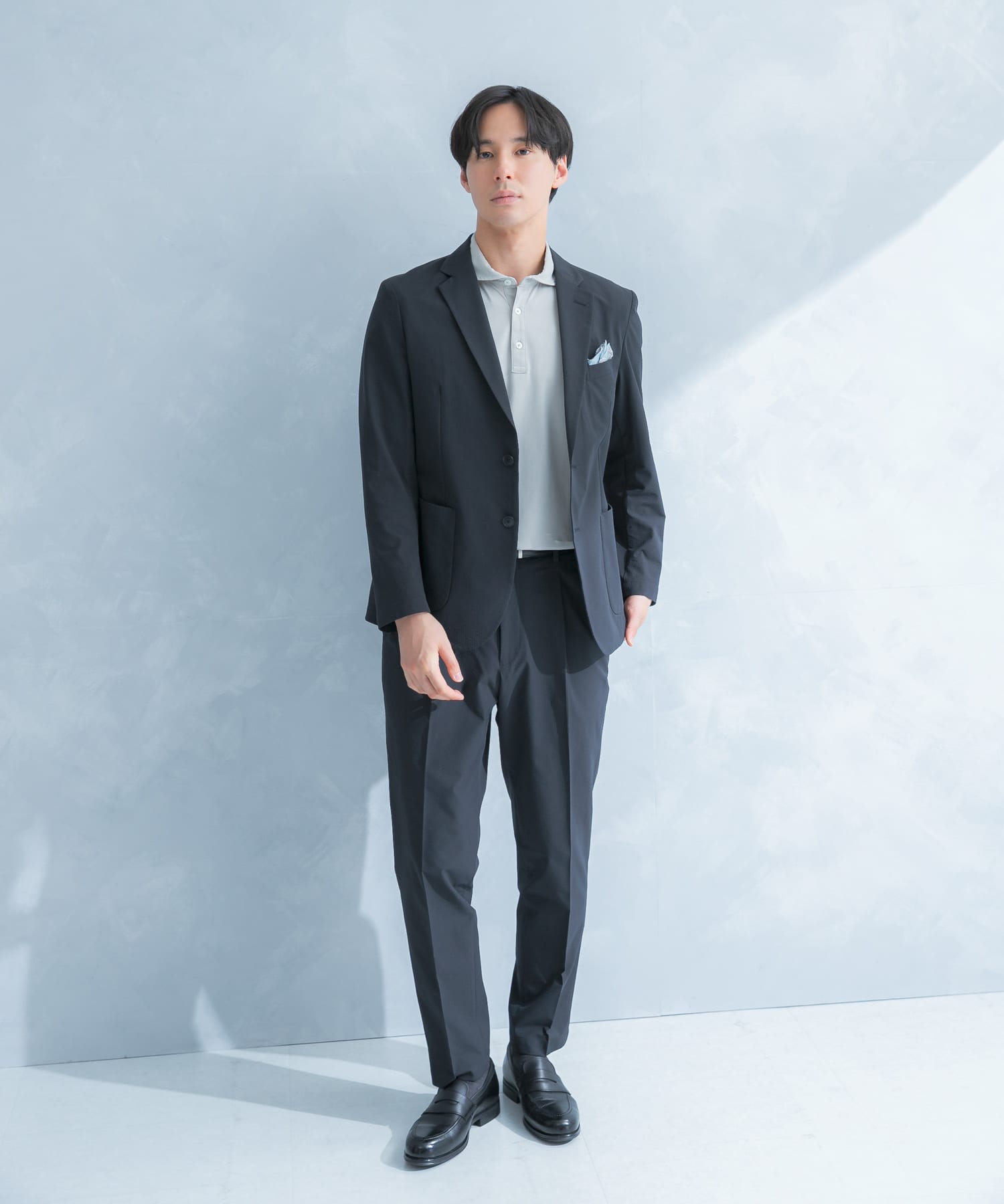 GRAY