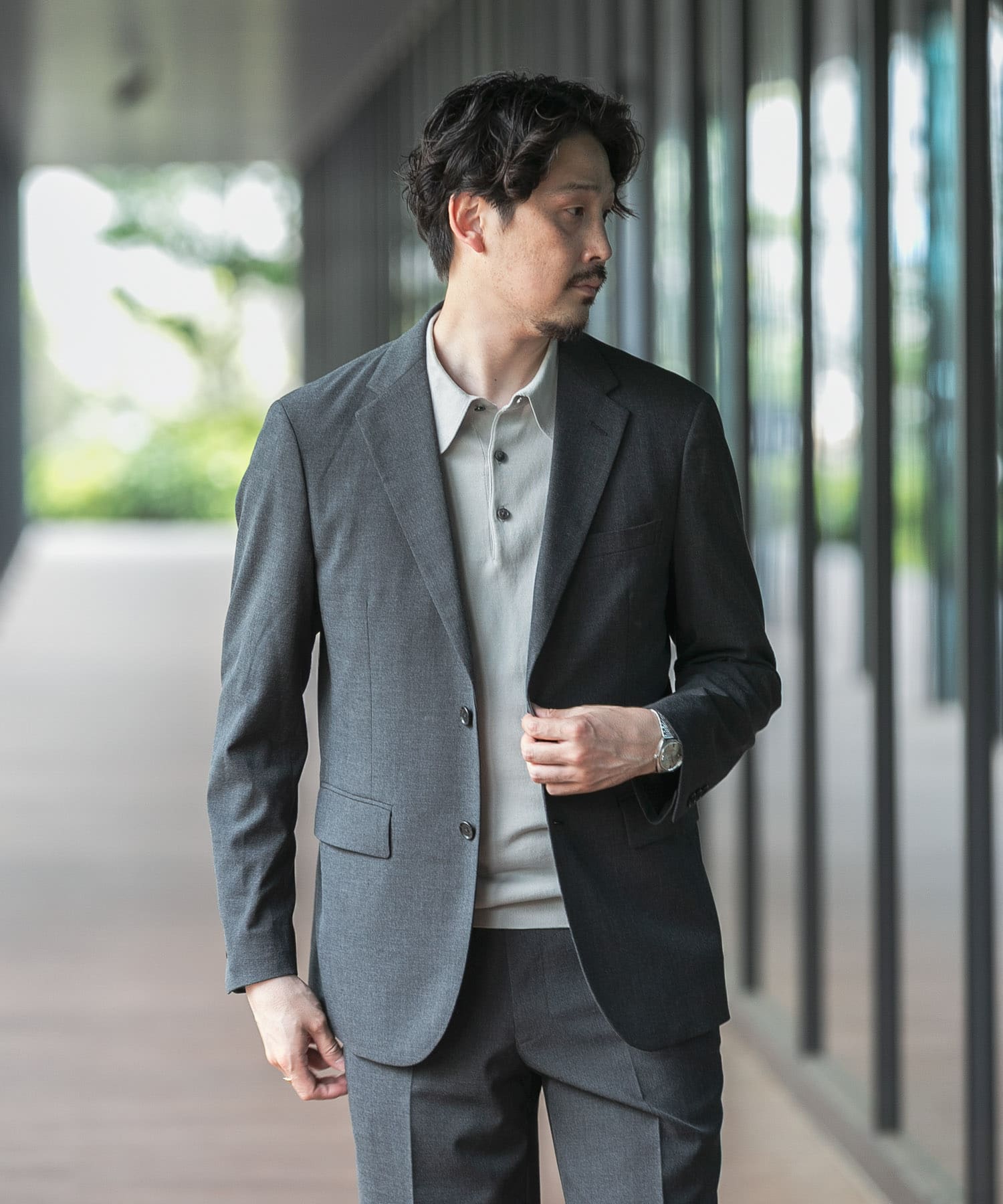 GRAY