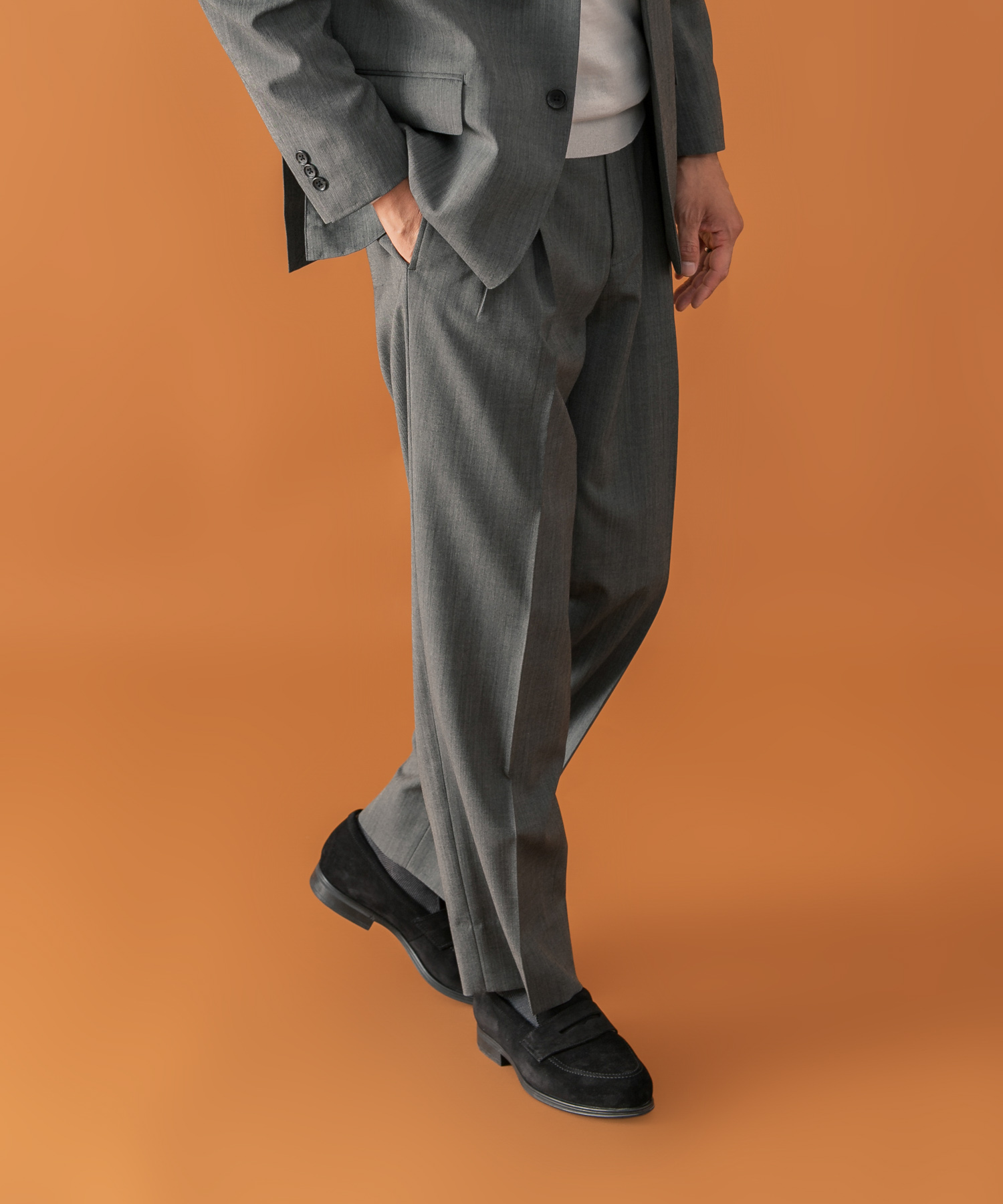 GRAY