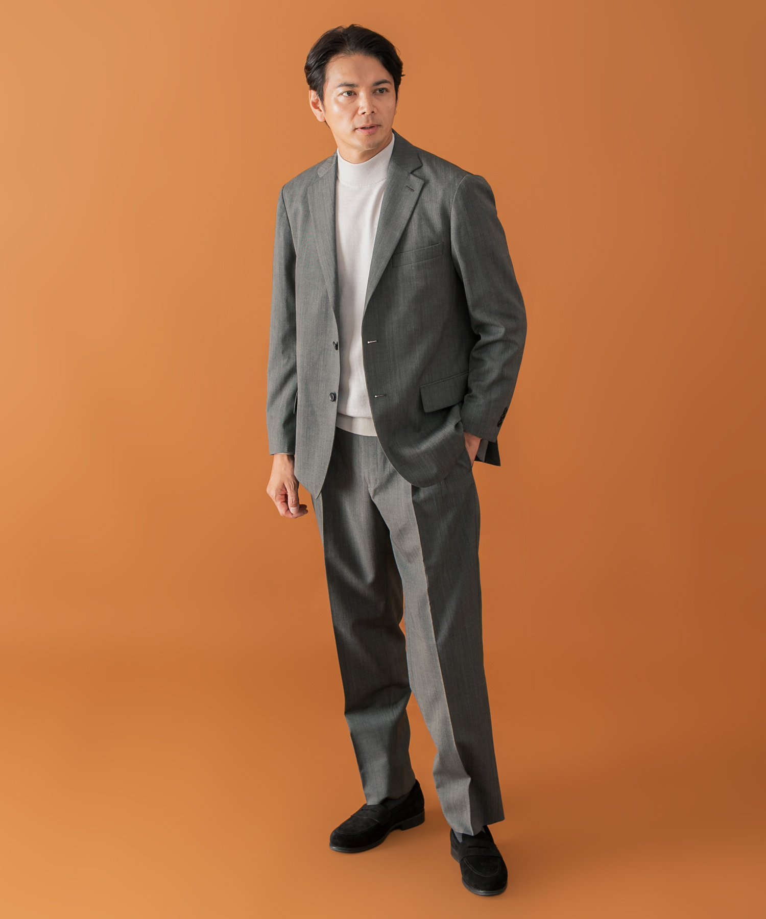 GRAY