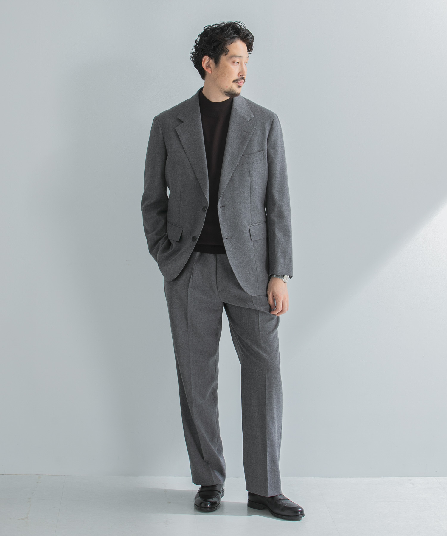GRAY