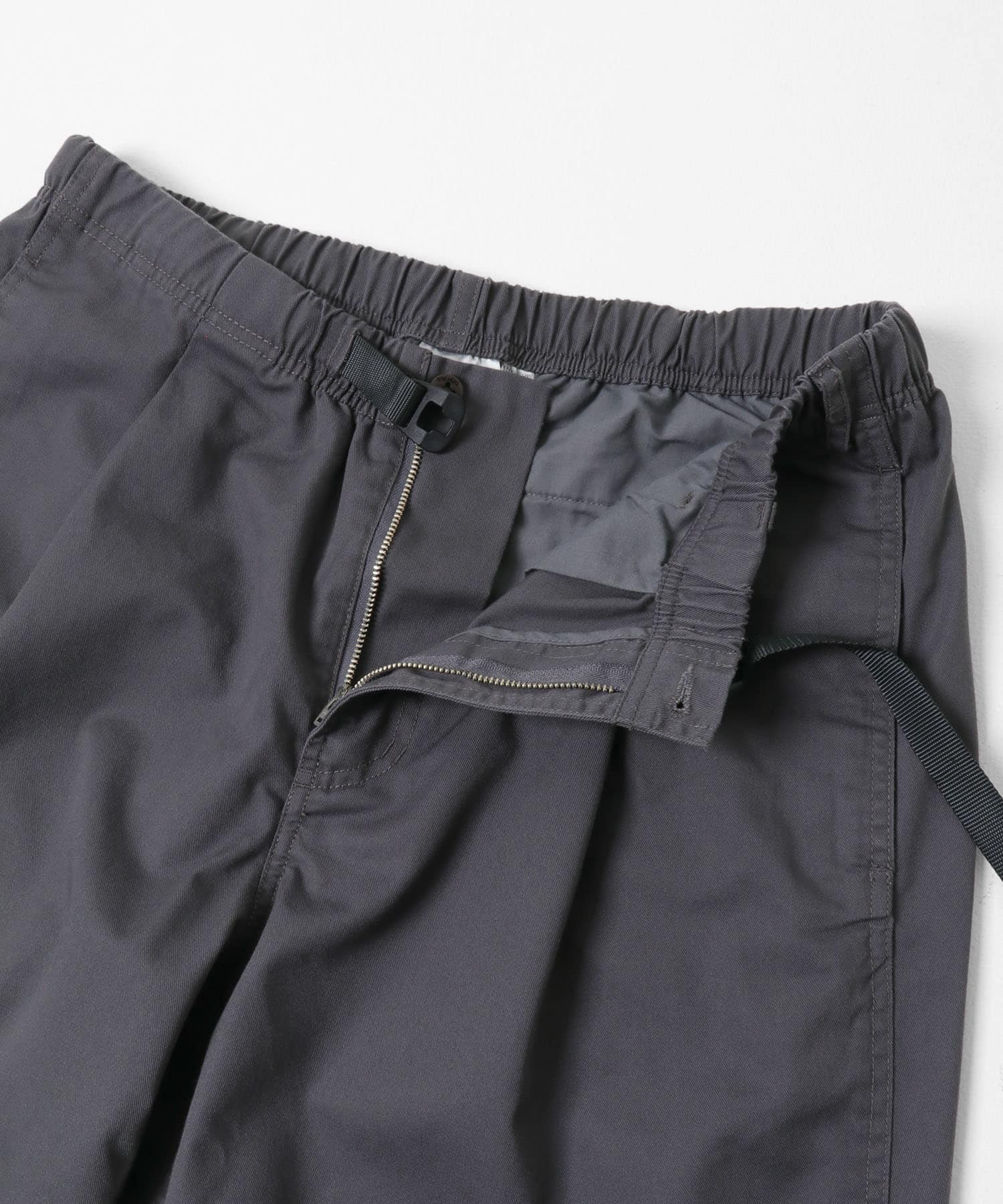 GRAMICCI　T/C TWILL TUCK TAPERED PANTS CHARCOAL S