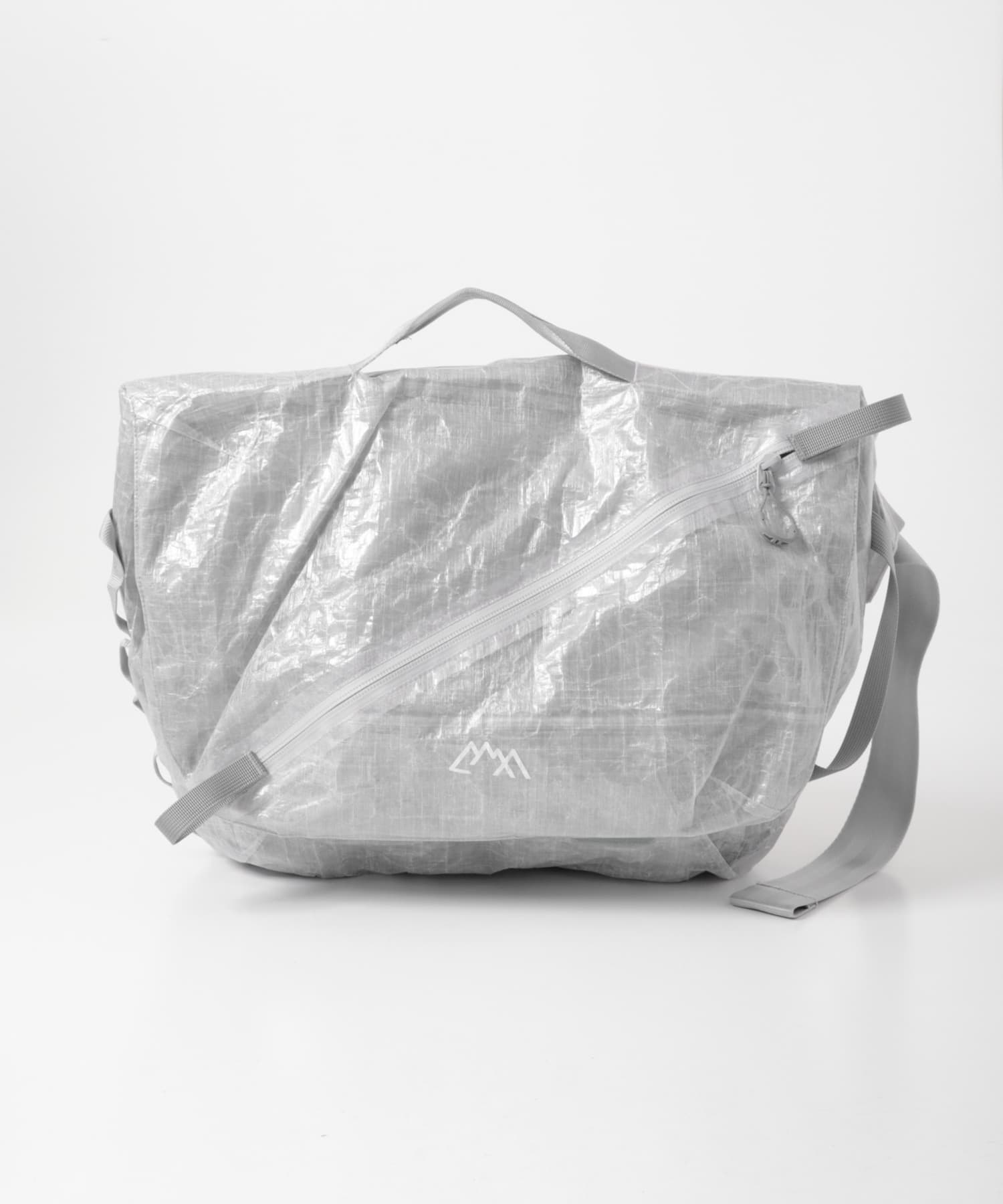 CMF OUTDOOR GARMENT　MESSENGER BAG DYNEEMA
