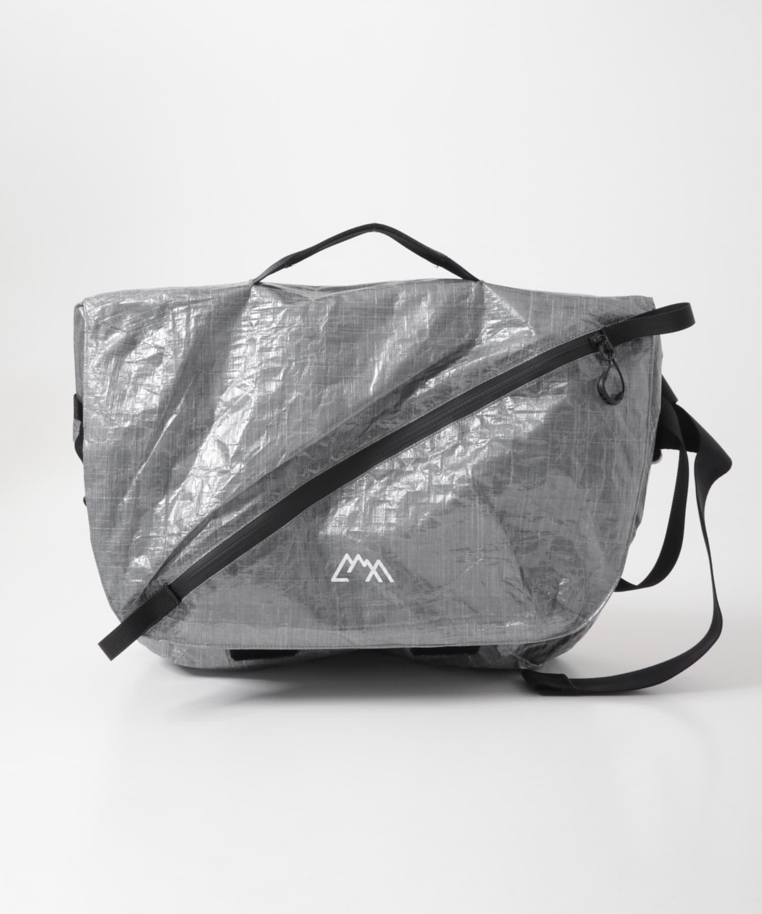 CMF OUTDOOR GARMENT　MESSENGER BAG DYNEEMA