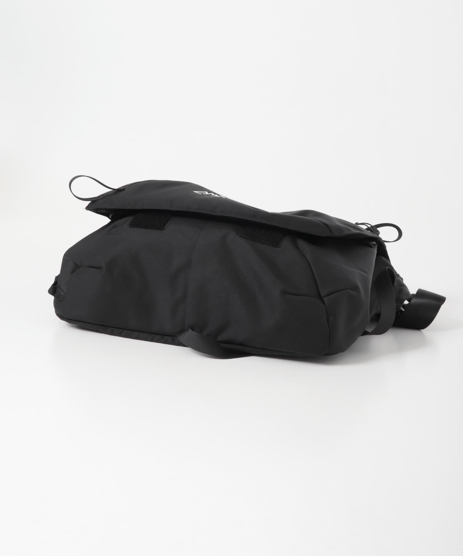 CMF OUTDOOR GARMENT　MESSENGER BAG BALLISTIC BLACK One