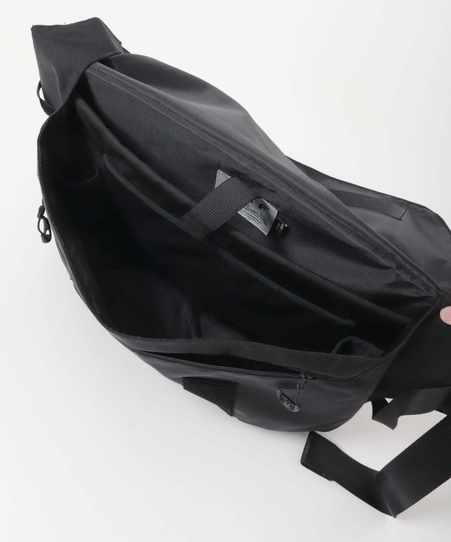 CMF OUTDOOR GARMENT　MESSENGER BAG BALLISTIC BLACK One