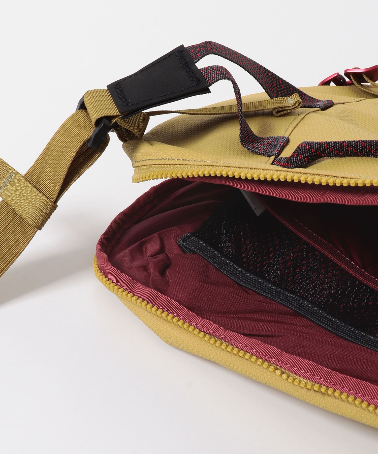 KLATTERMUSEN　GAUT MESSENGER BAG DARK STRAW One