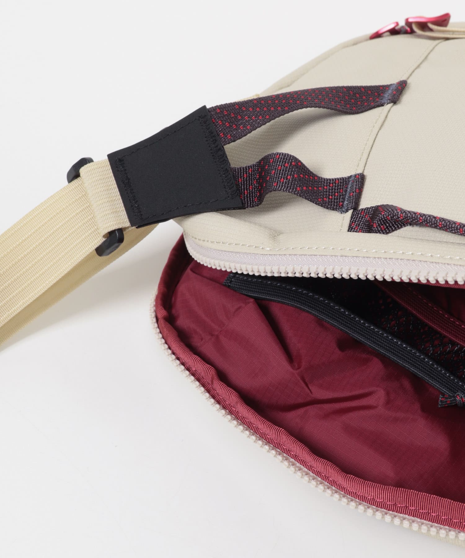 KLATTERMUSEN　GAUT MESSENGER BAG SIL CREME One