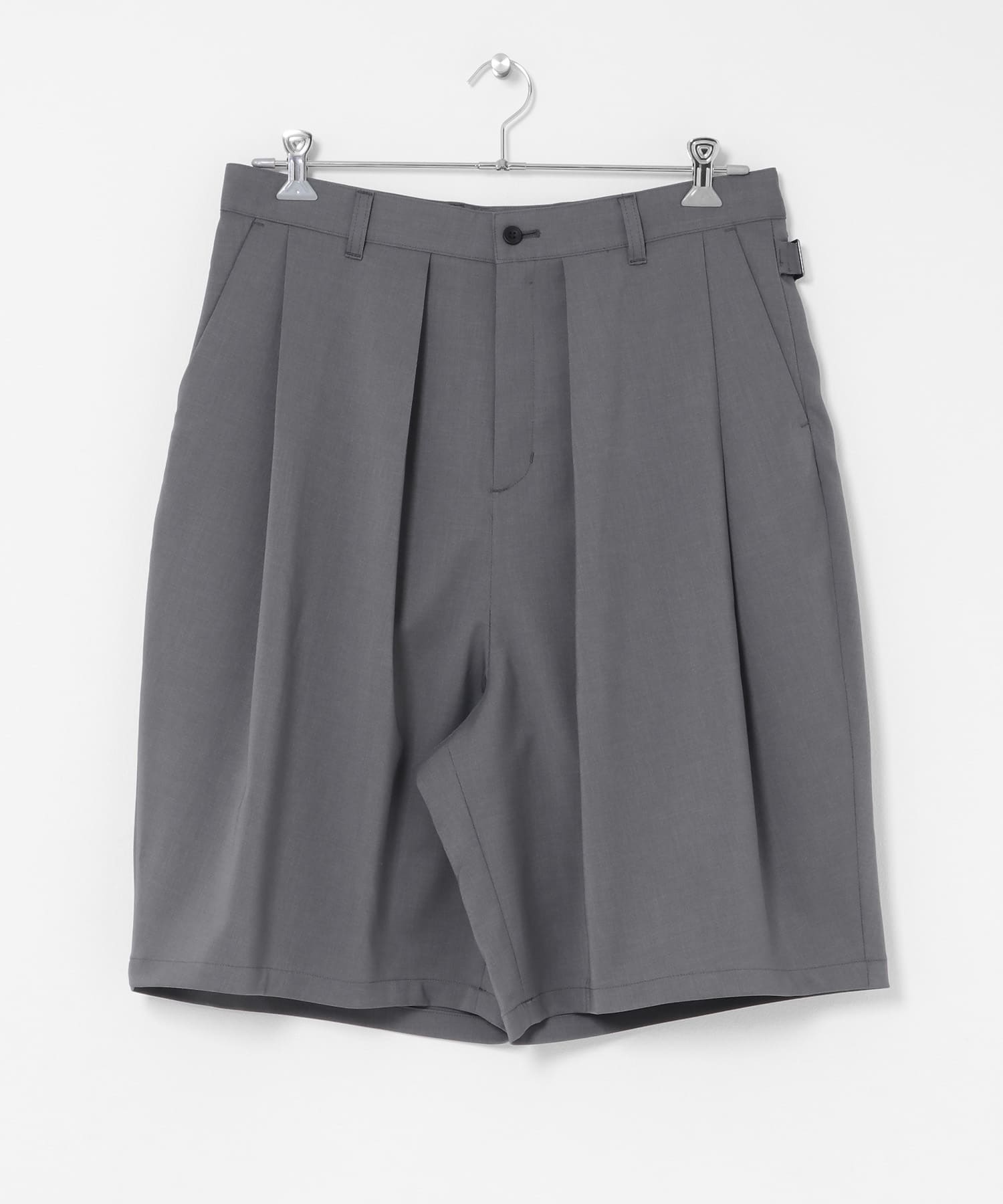 White Mountaineering 8 TUCK WIDE SHORT PANTS(2 BLACK): ボトム