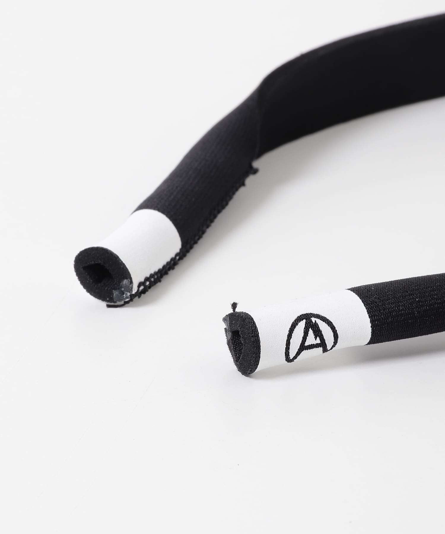 mountain research　Sunglasses Holder Black One