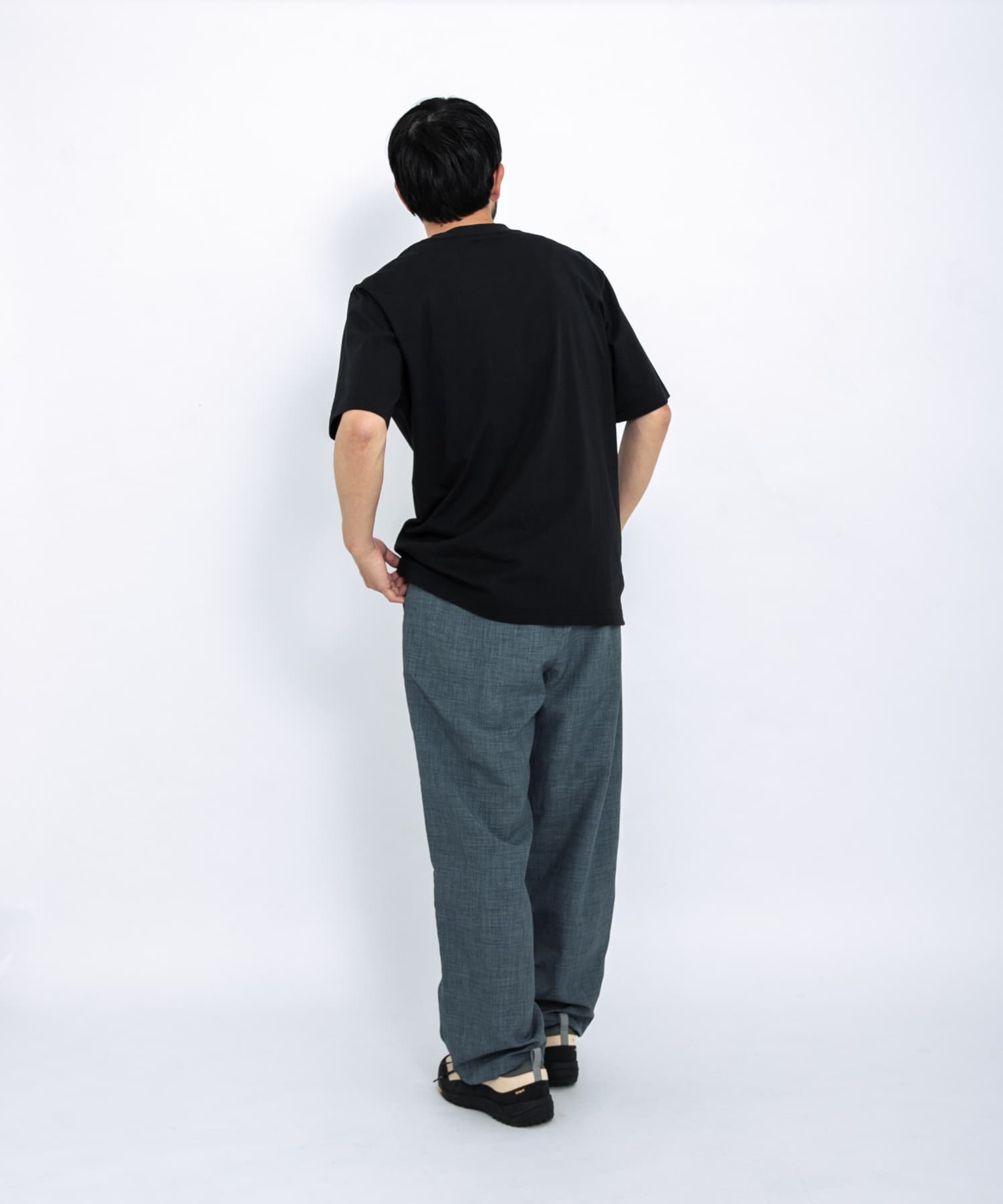 ブラック