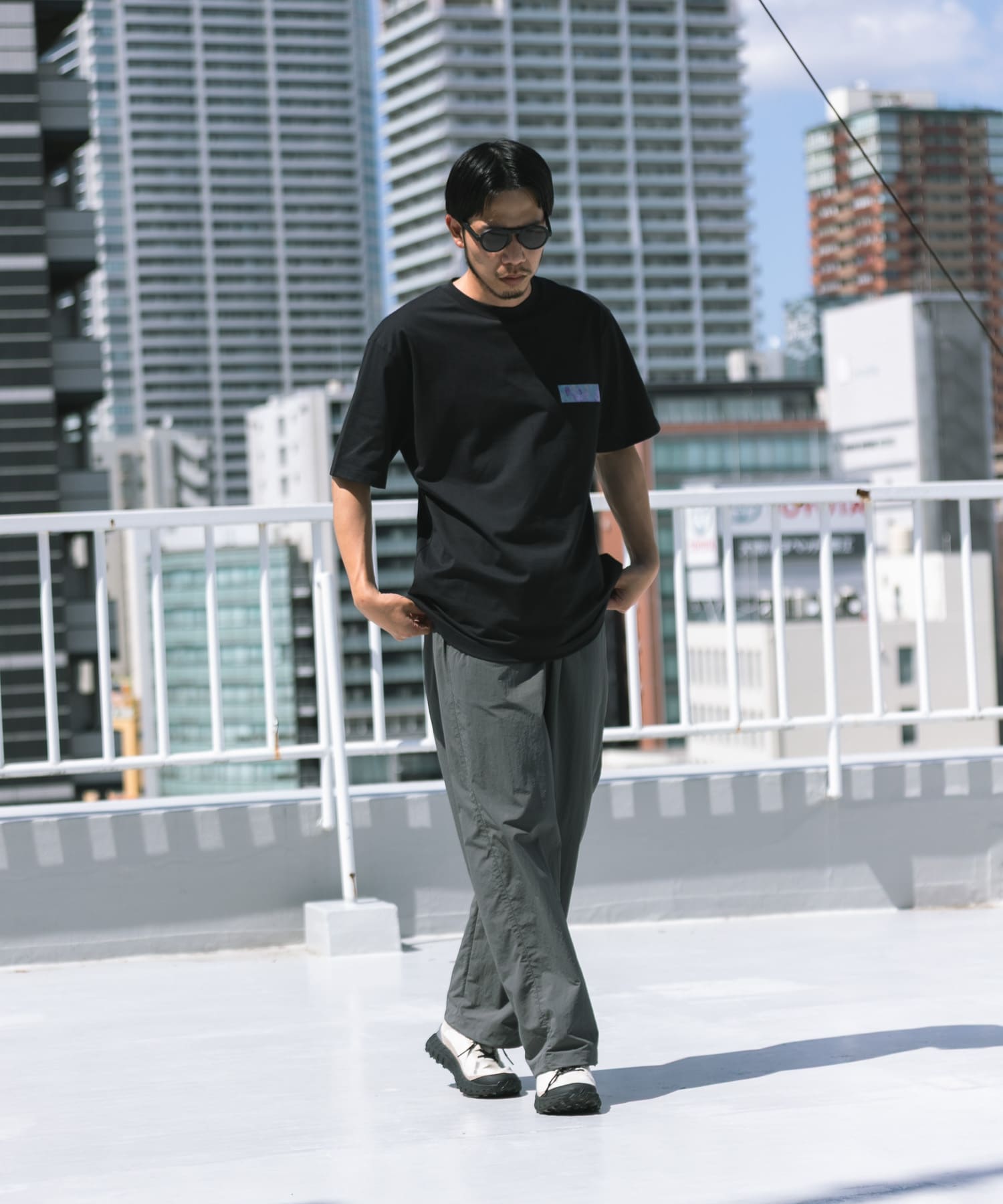 ブラック