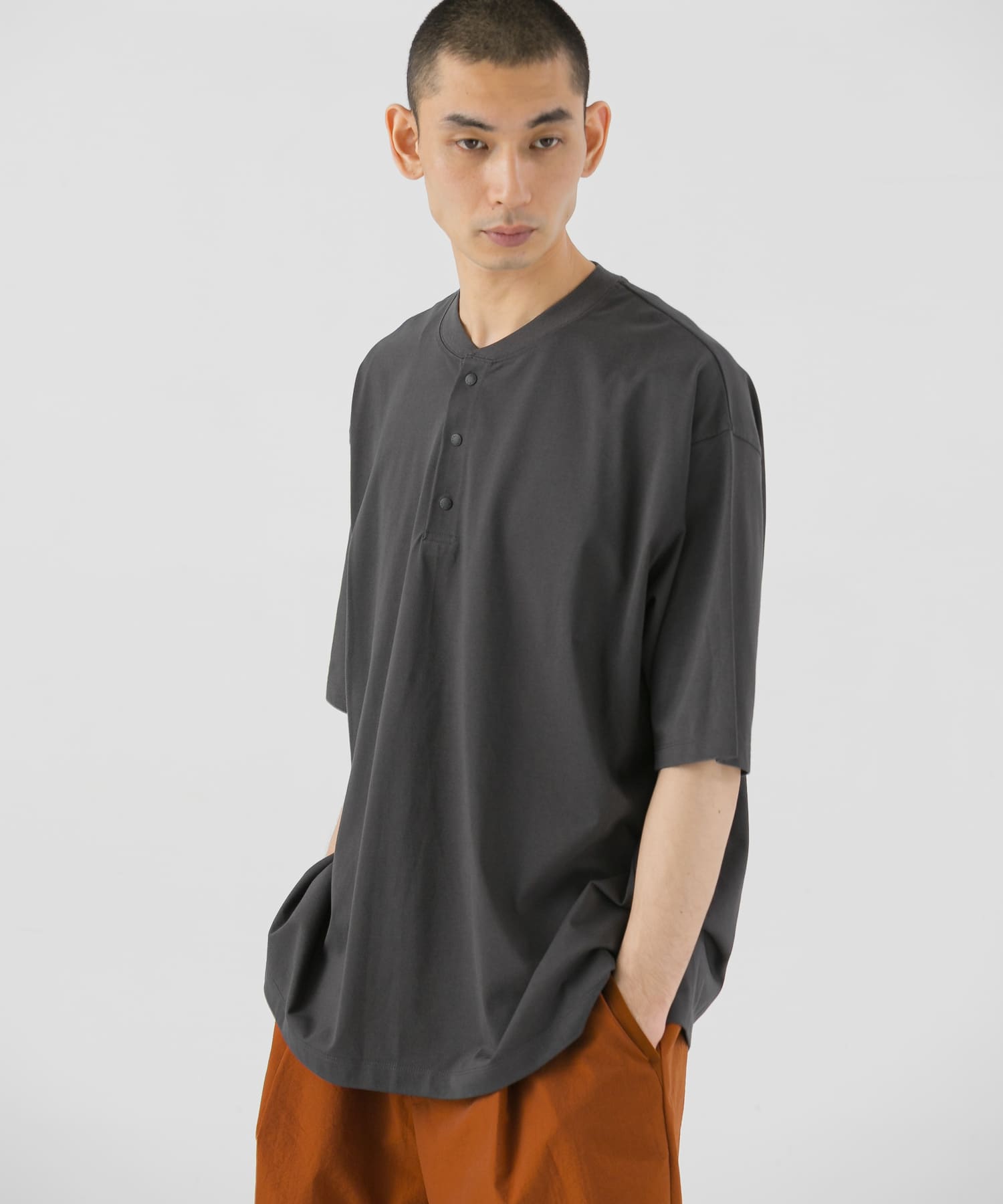『UR TECH ひやサラクール』ヘンリーネックショートスリーブTシャツ