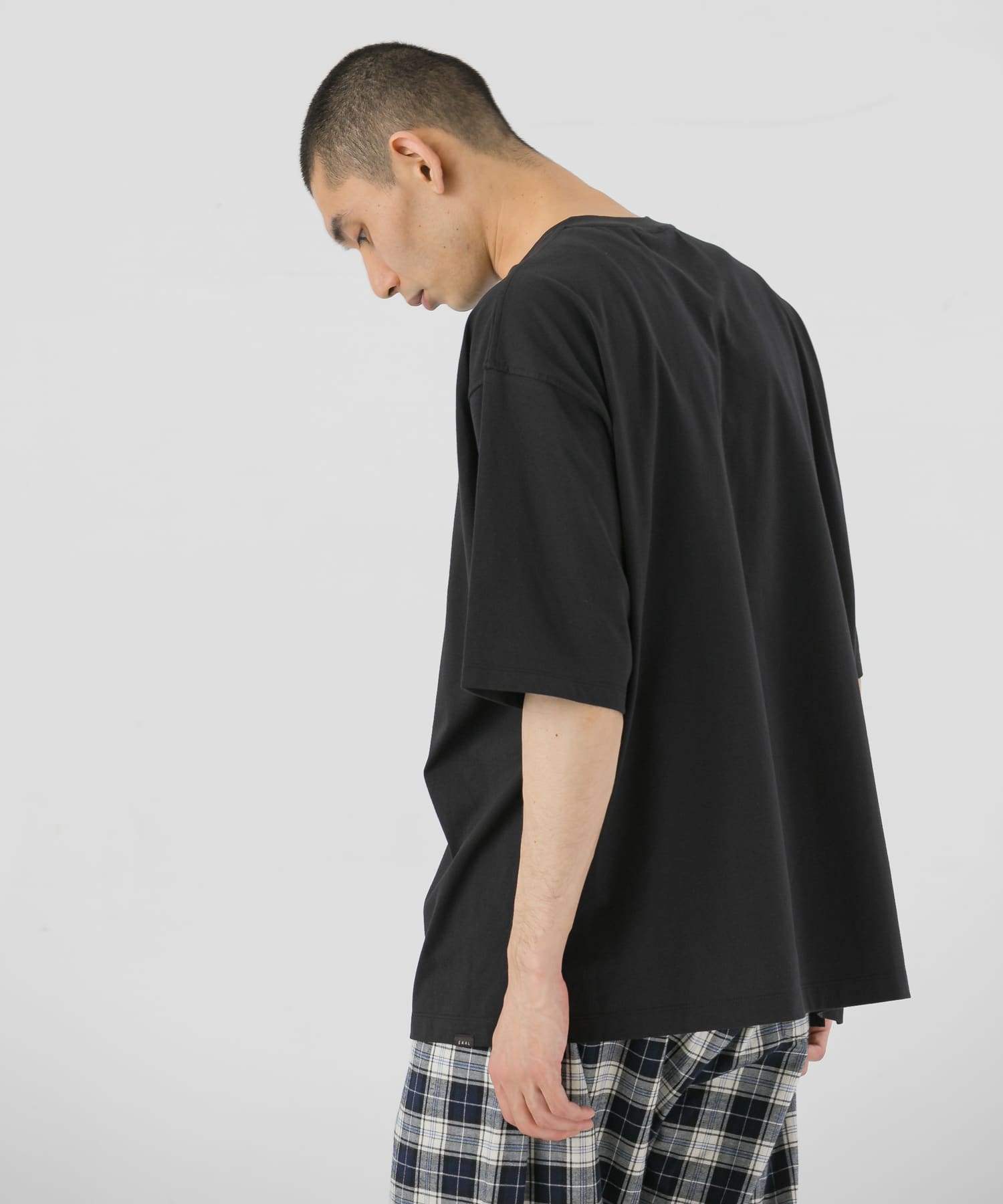 ブラック