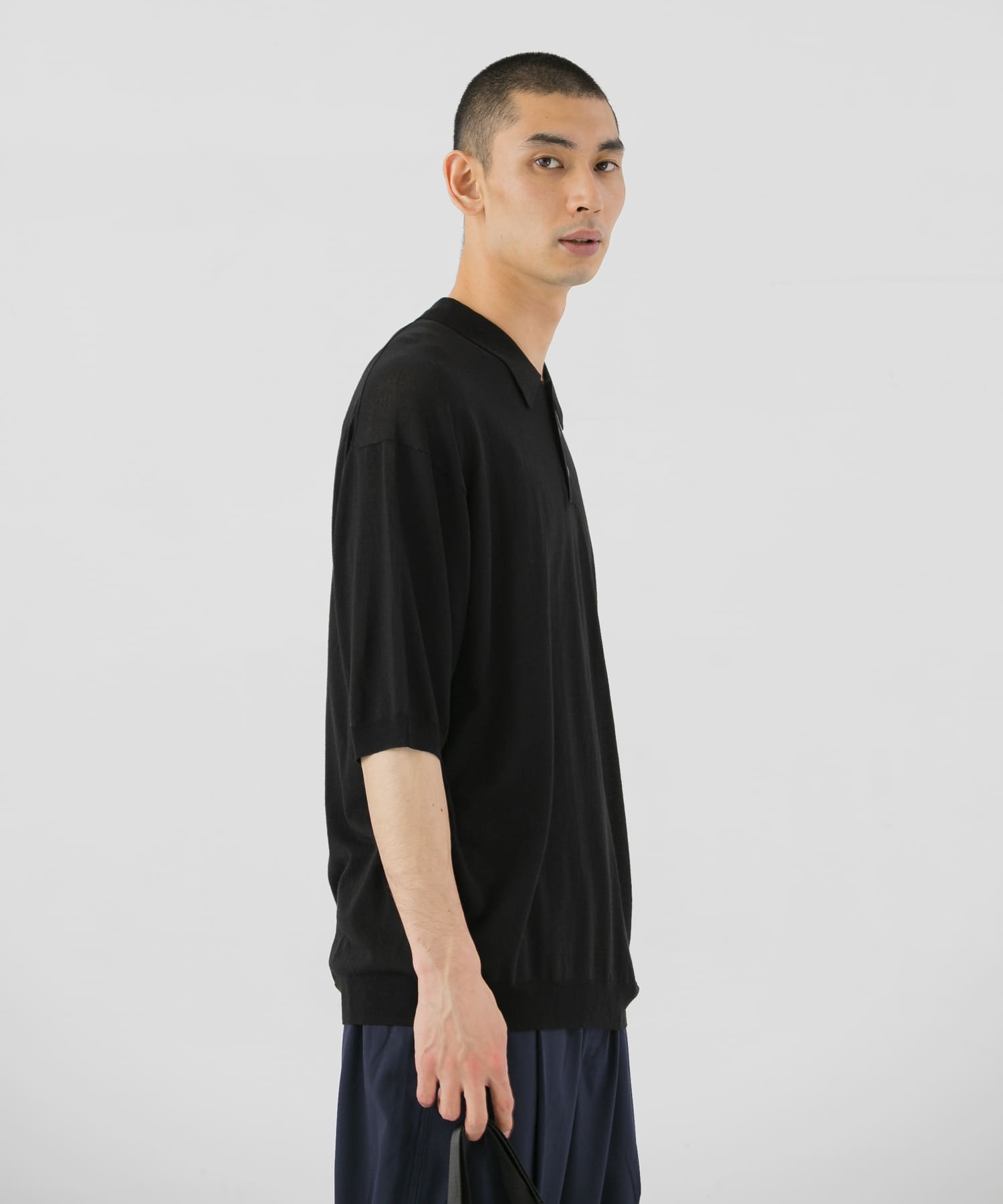 ブラック