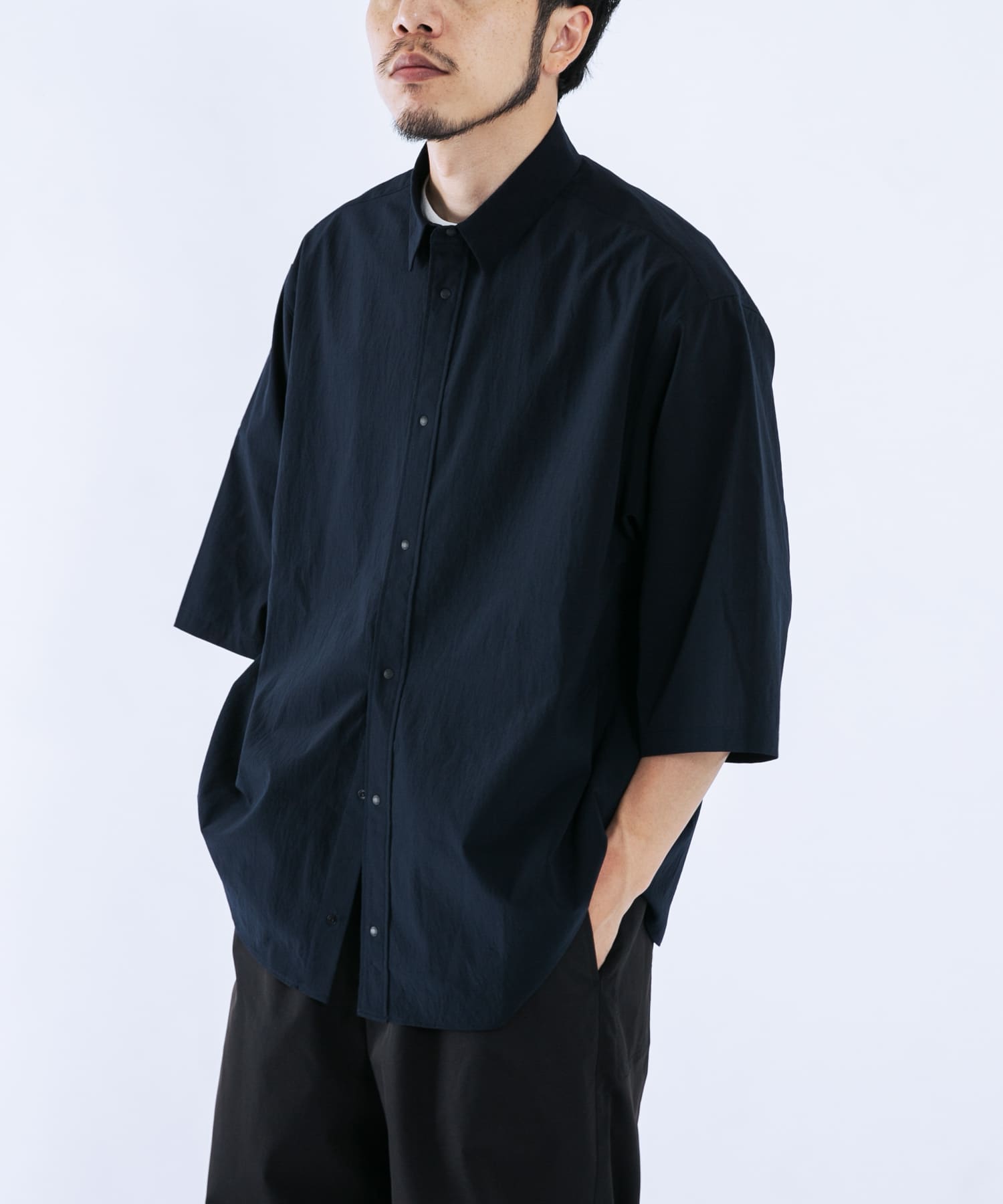 ネイビー