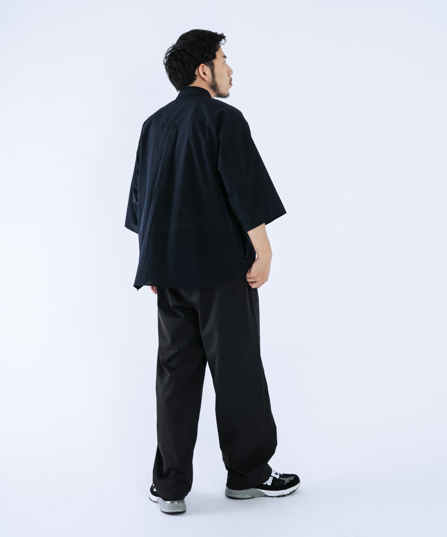 ネイビー