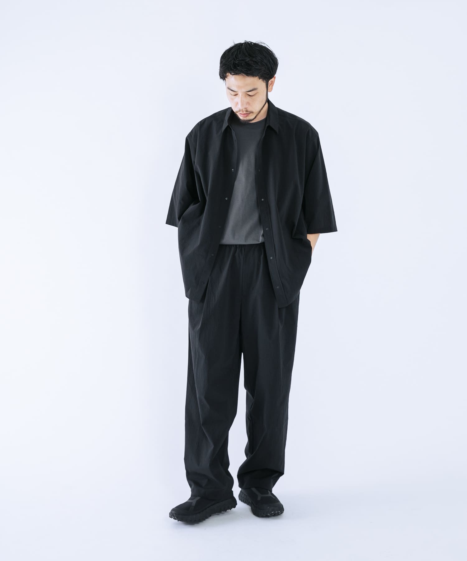 ブラック