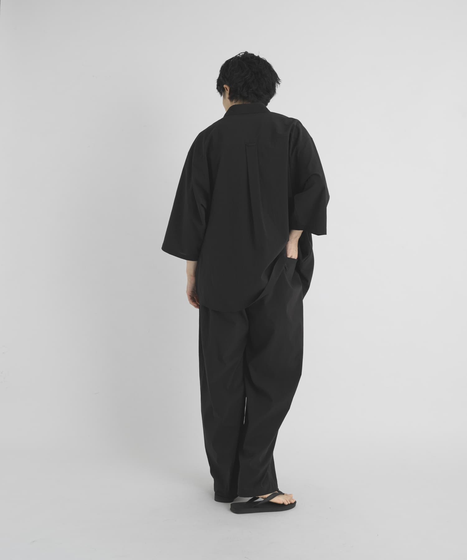 ブラック