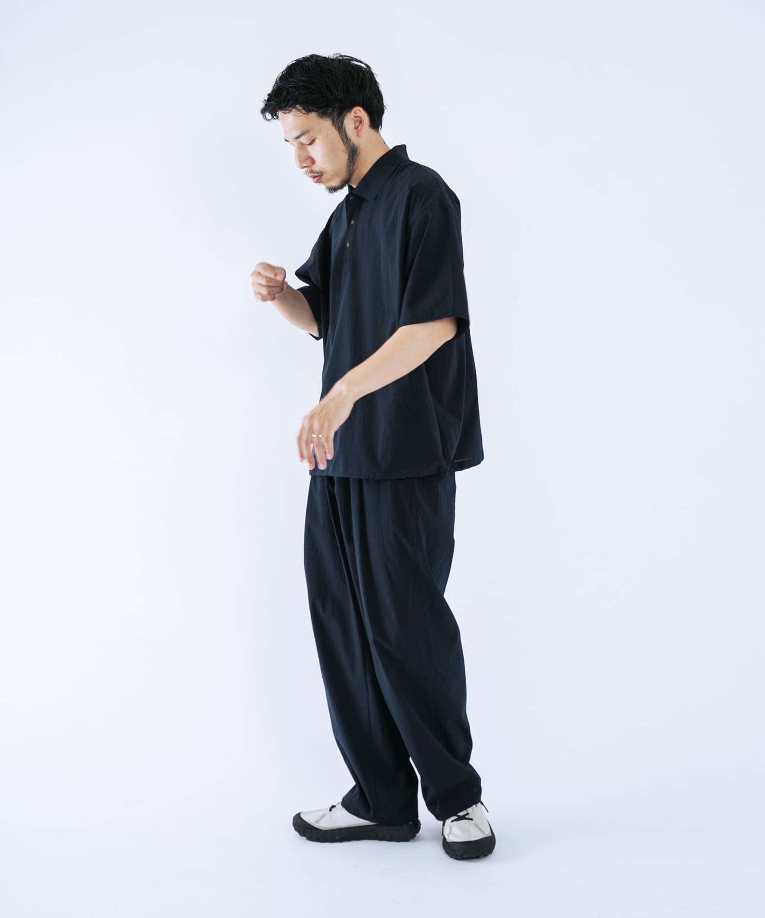 ネイビー