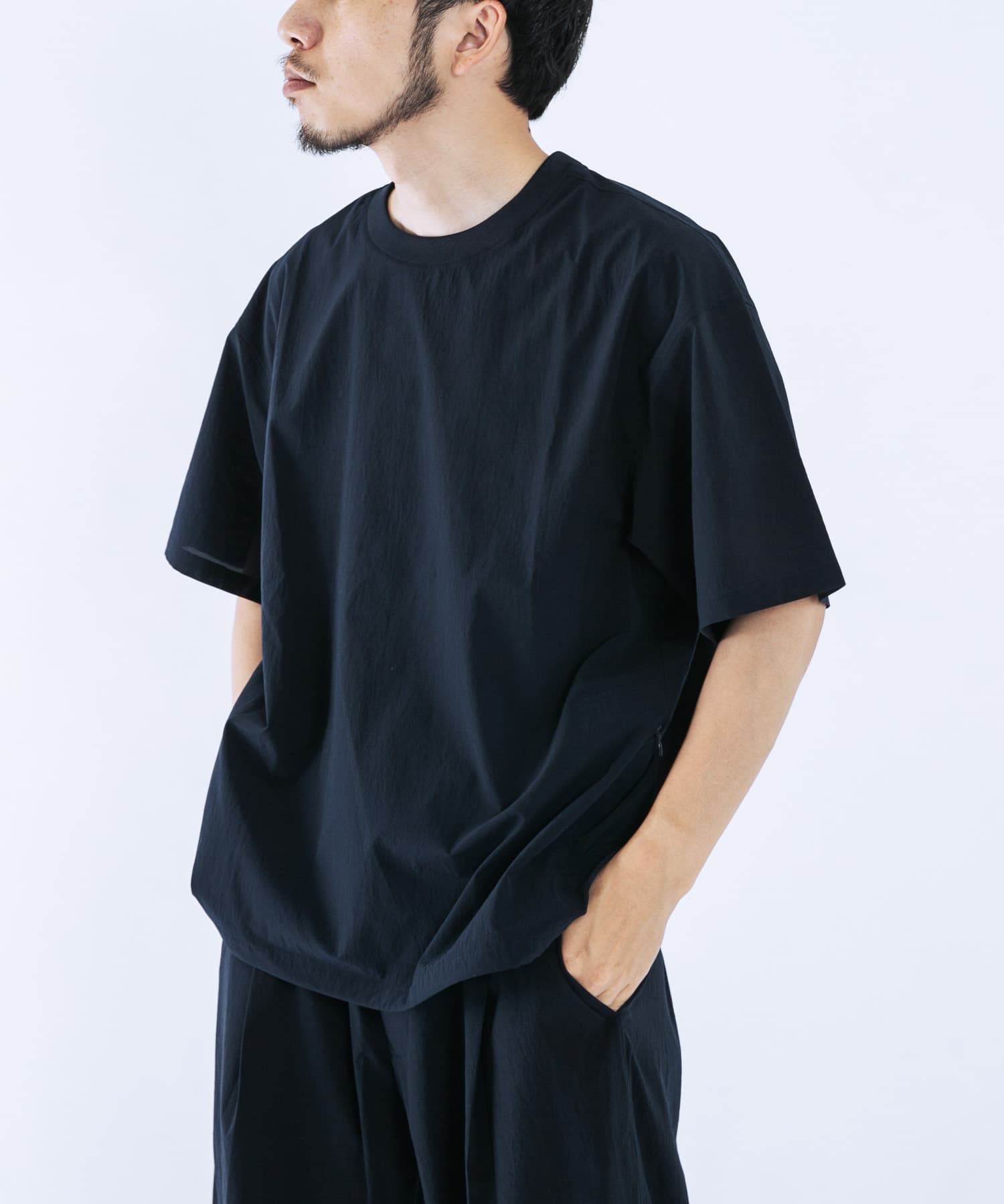 ネイビー