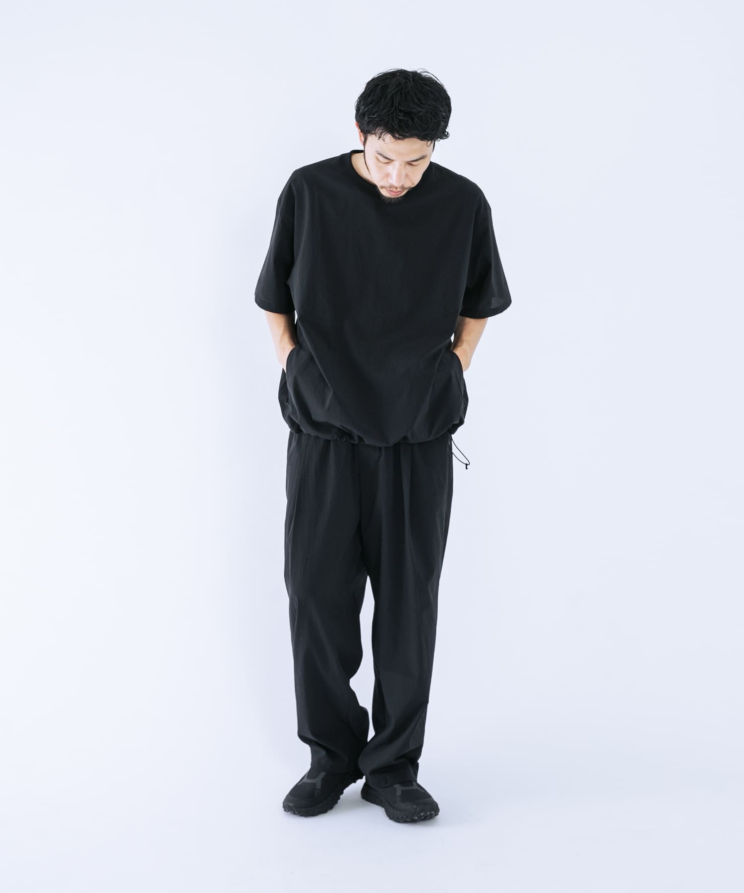 ブラック