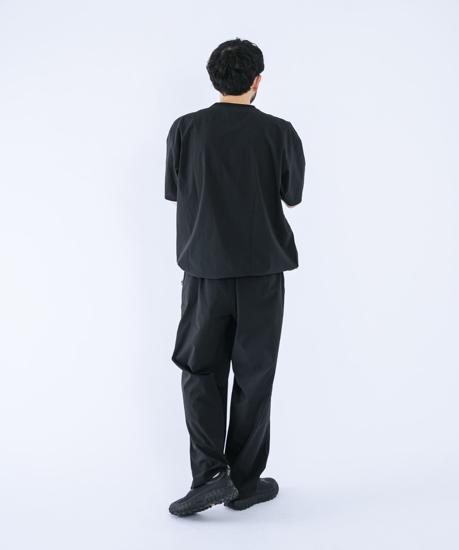 ブラック