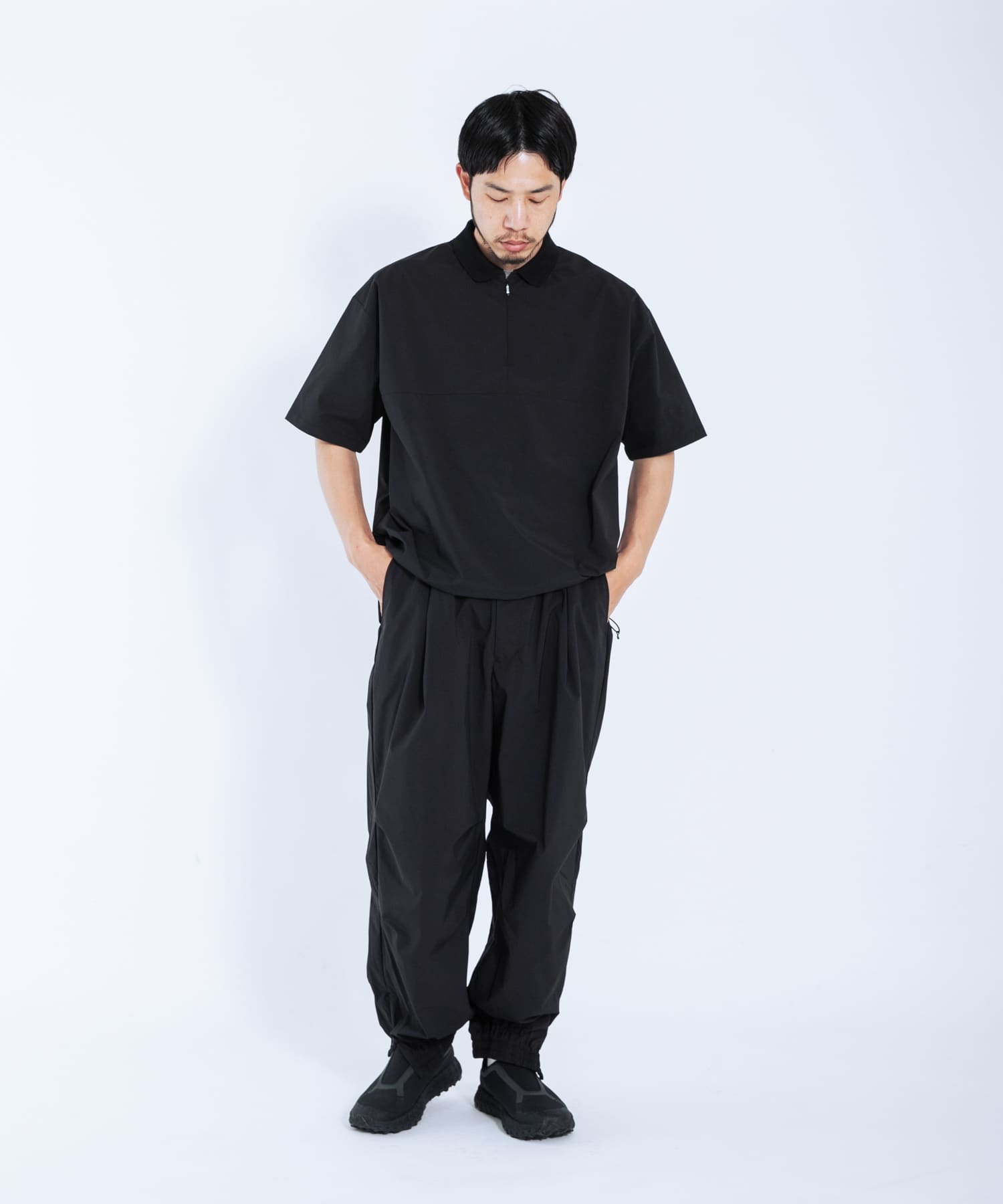 ブラック