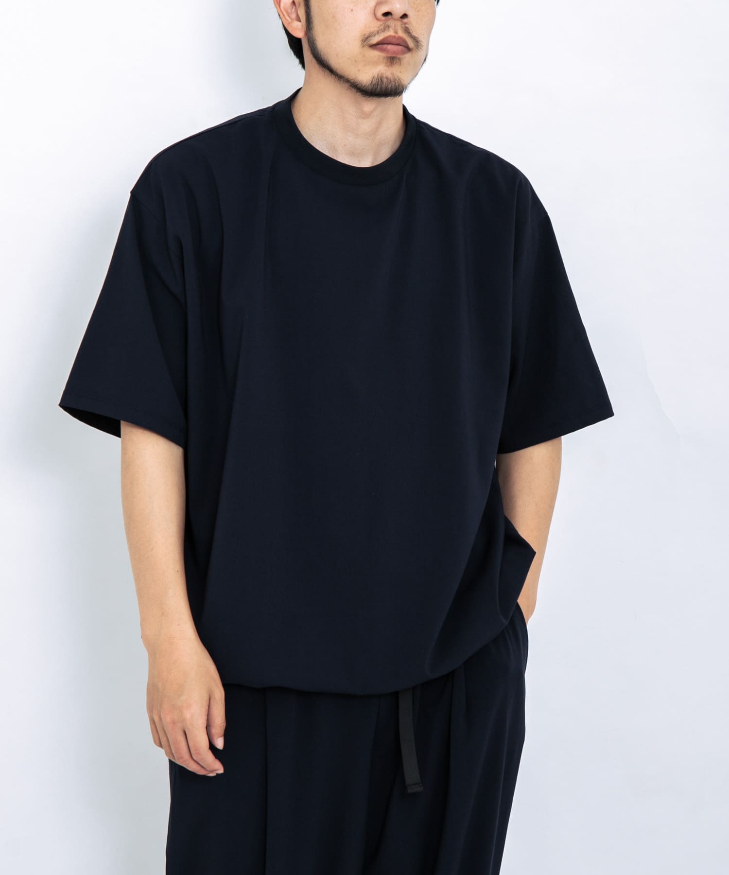 ネイビー