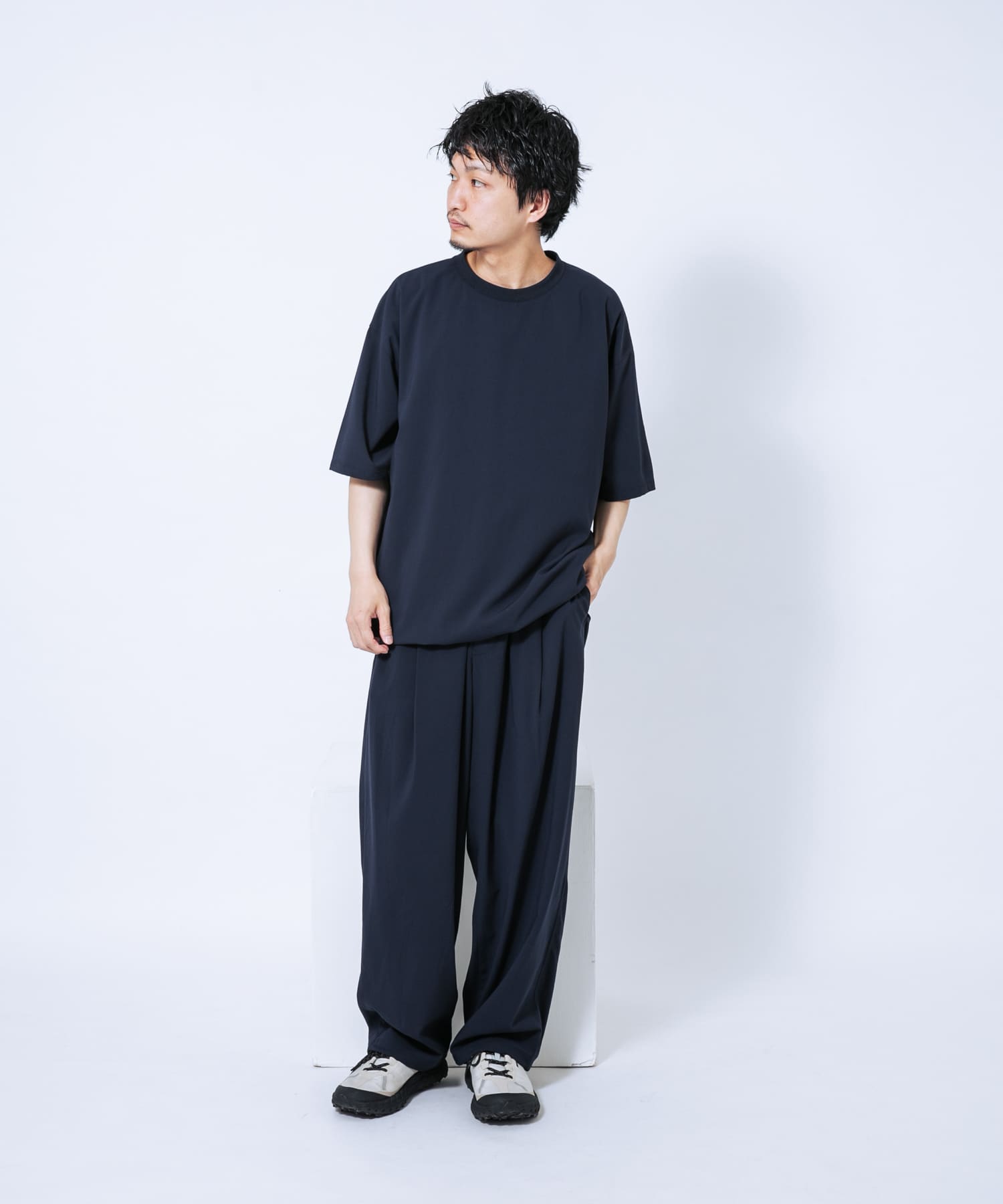 ネイビー
