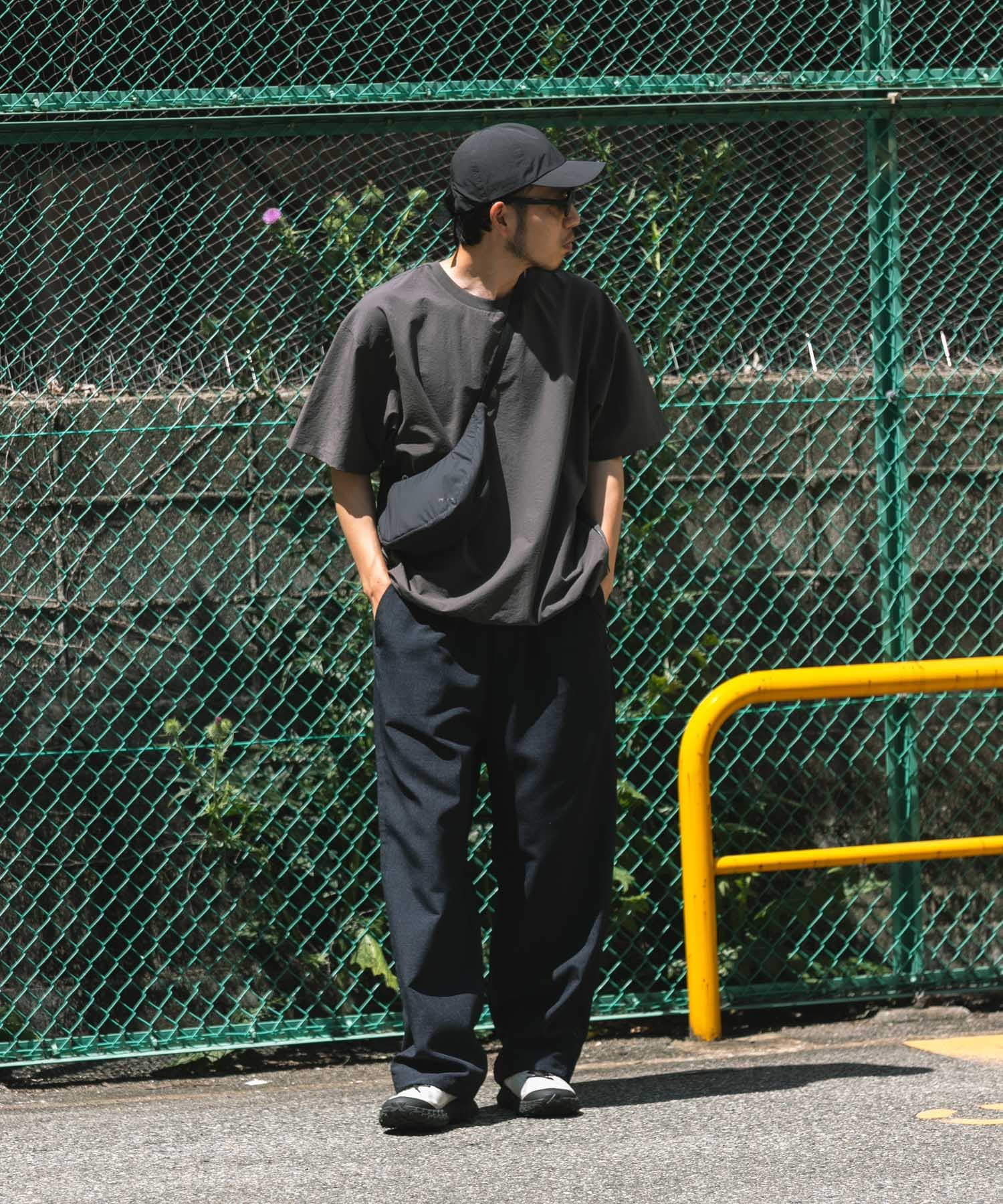 ネイビー