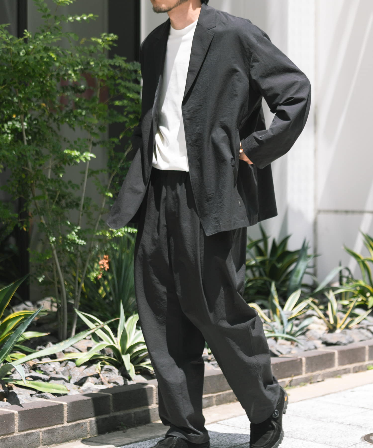 ブラック