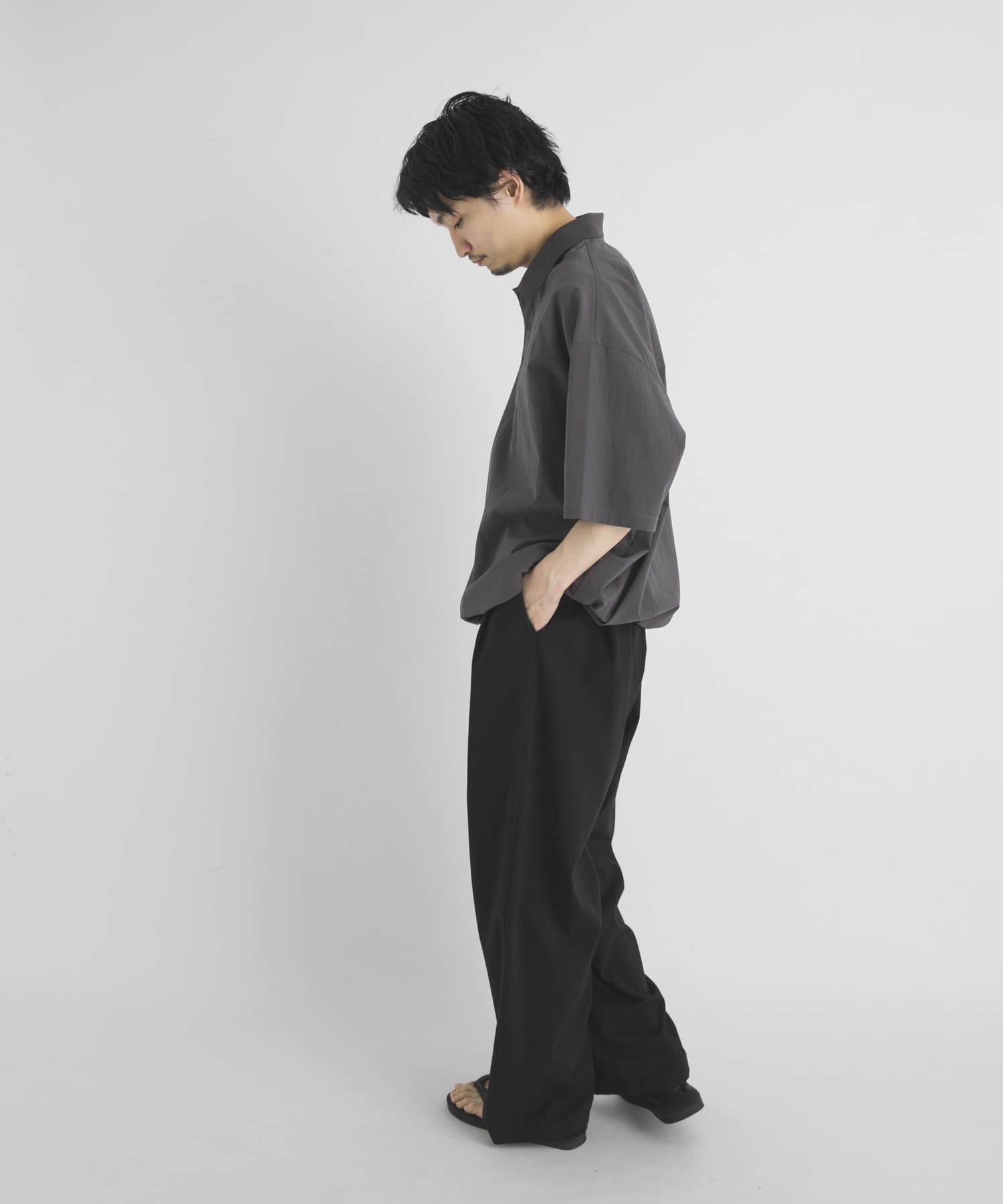 ブラック