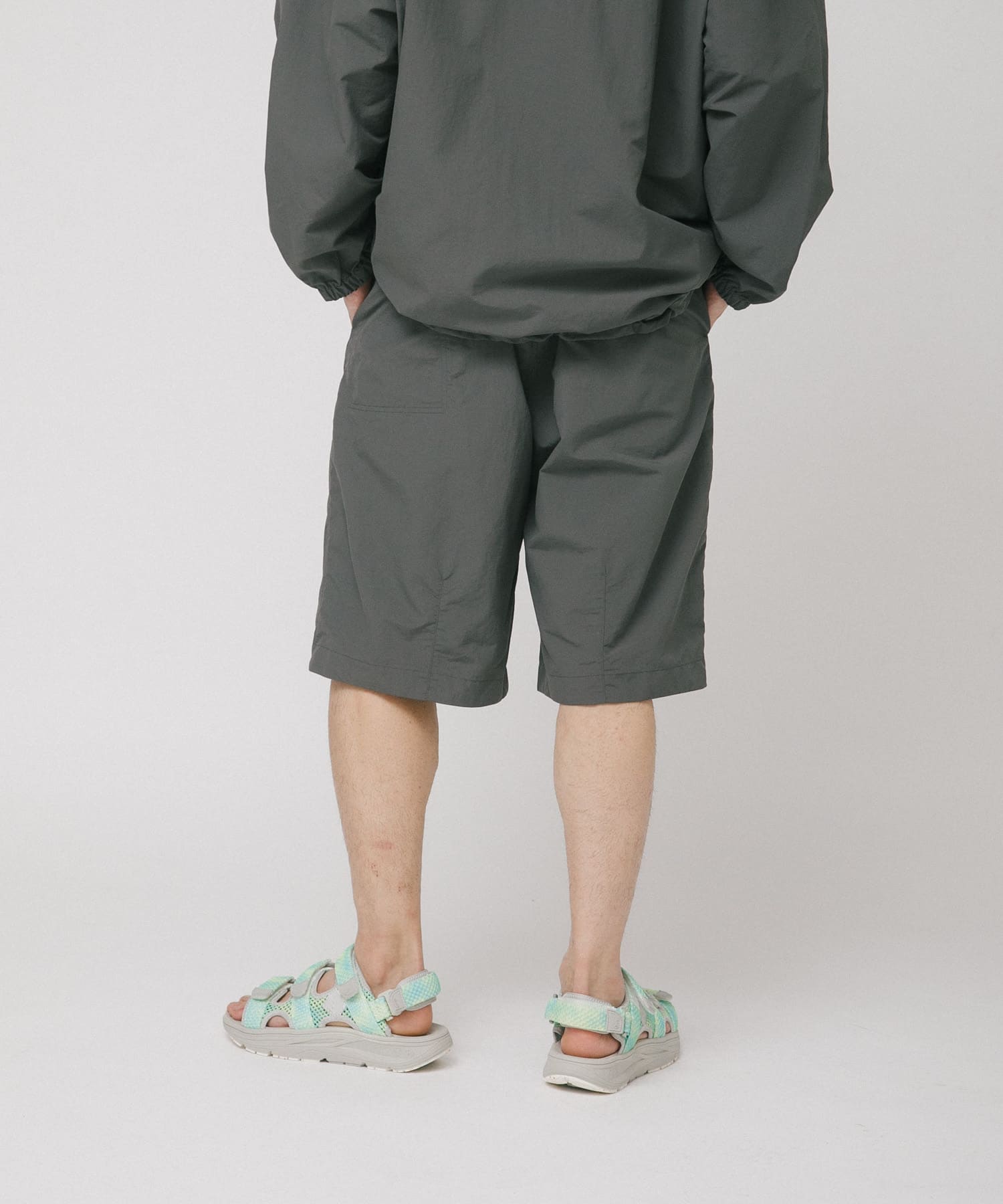 身長 : 182cm サイズ : L