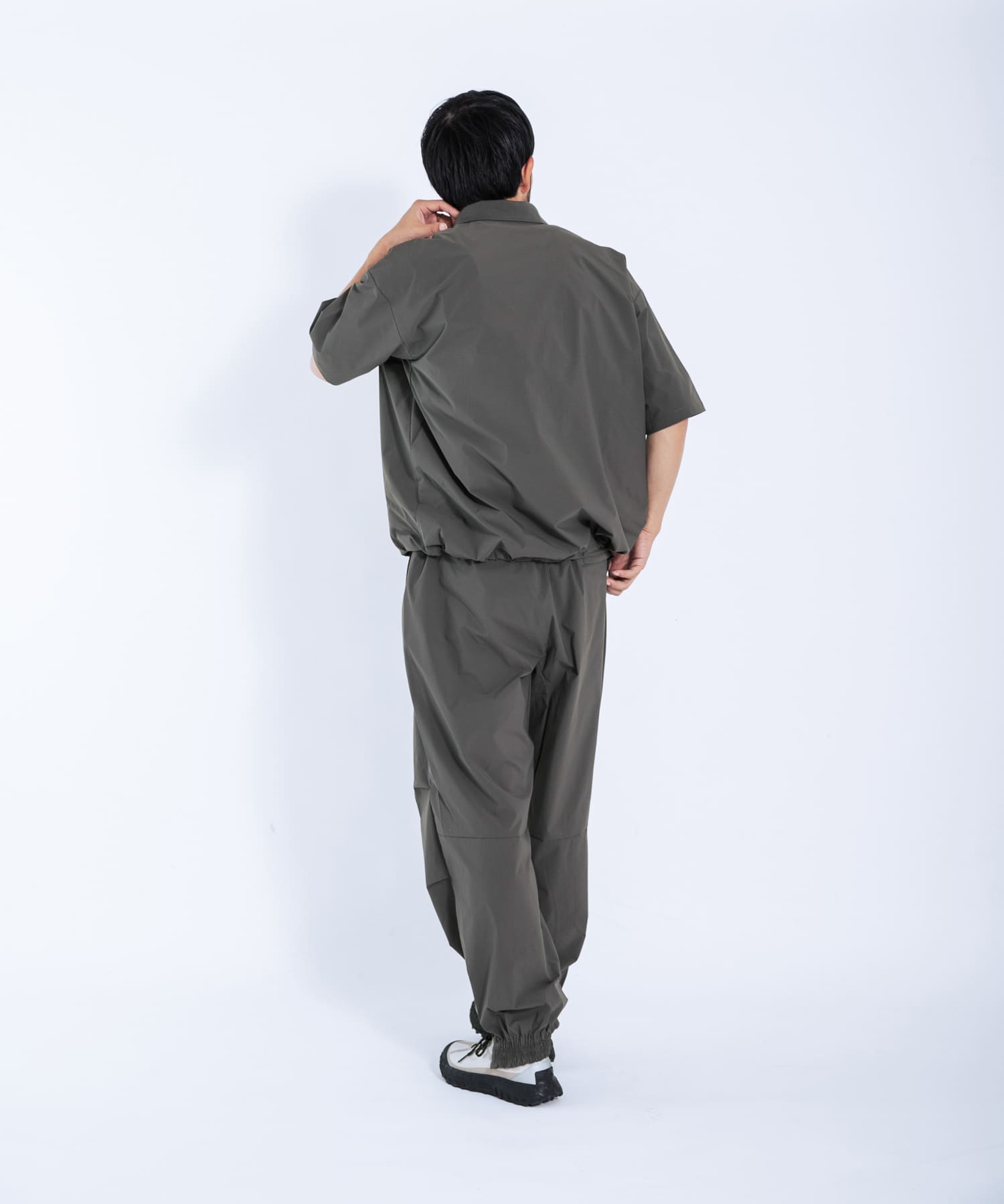身長 : 179cm サイズ : L