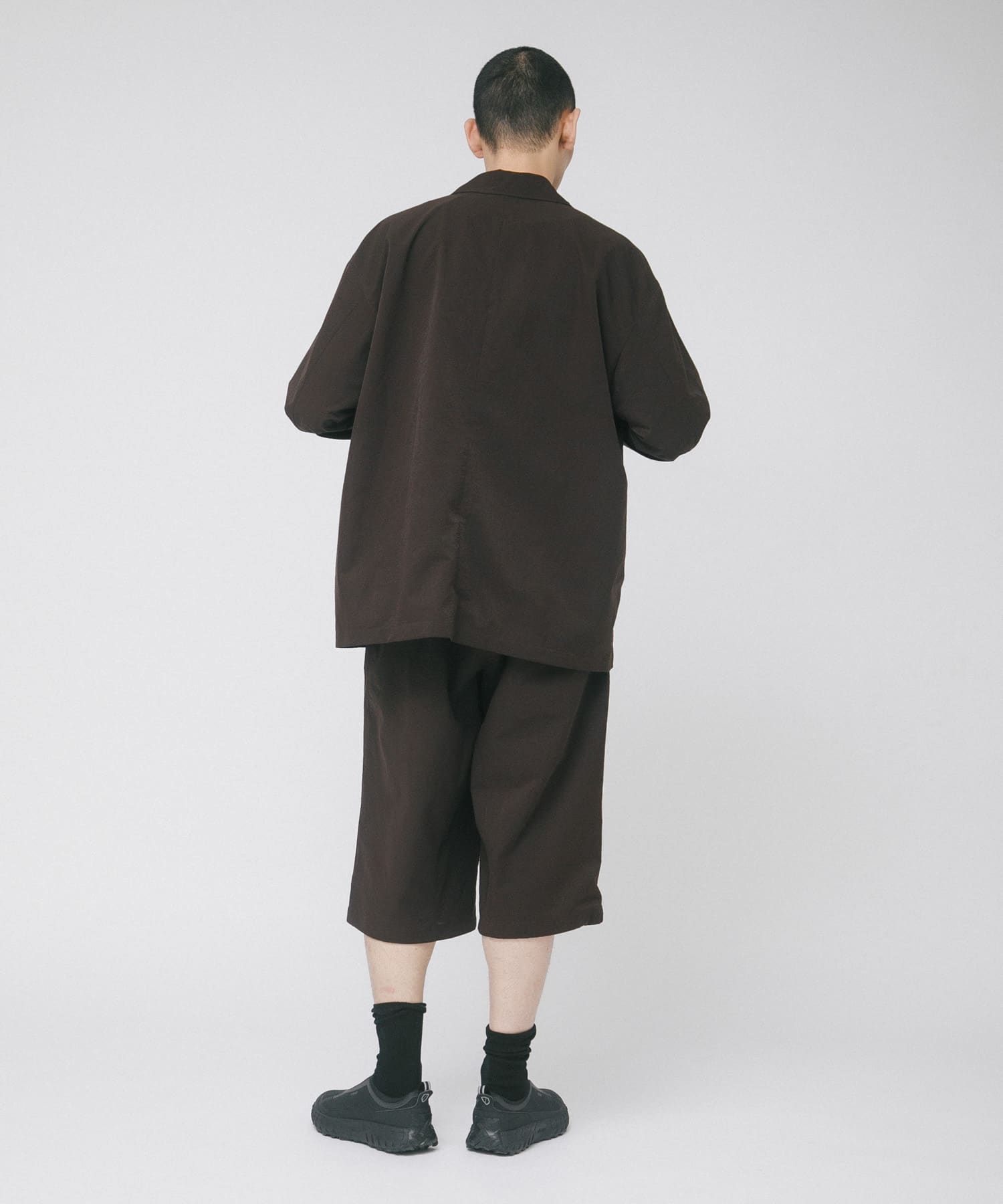 ブラウン