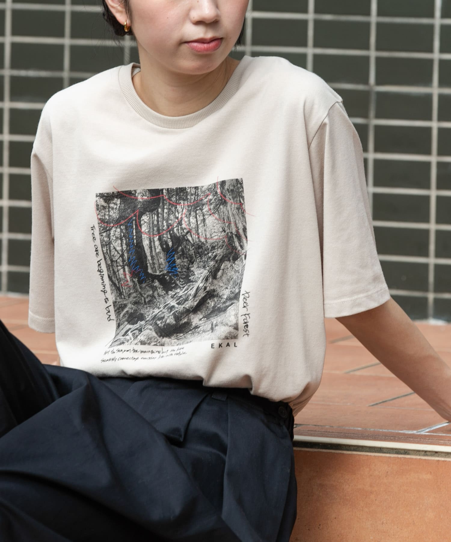 ベージュ