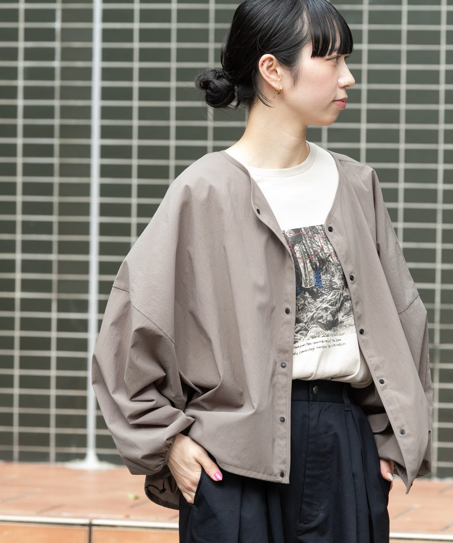 ベージュ
