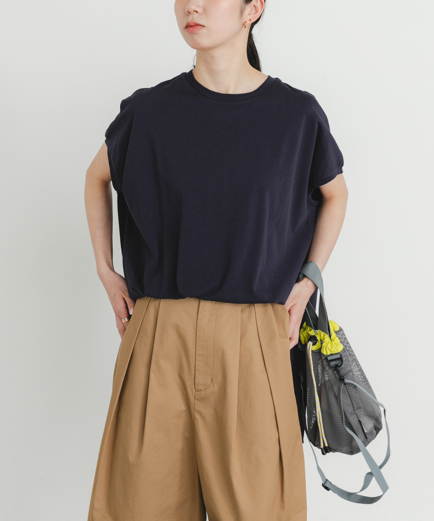 身長 : 161cm サイズ : Free