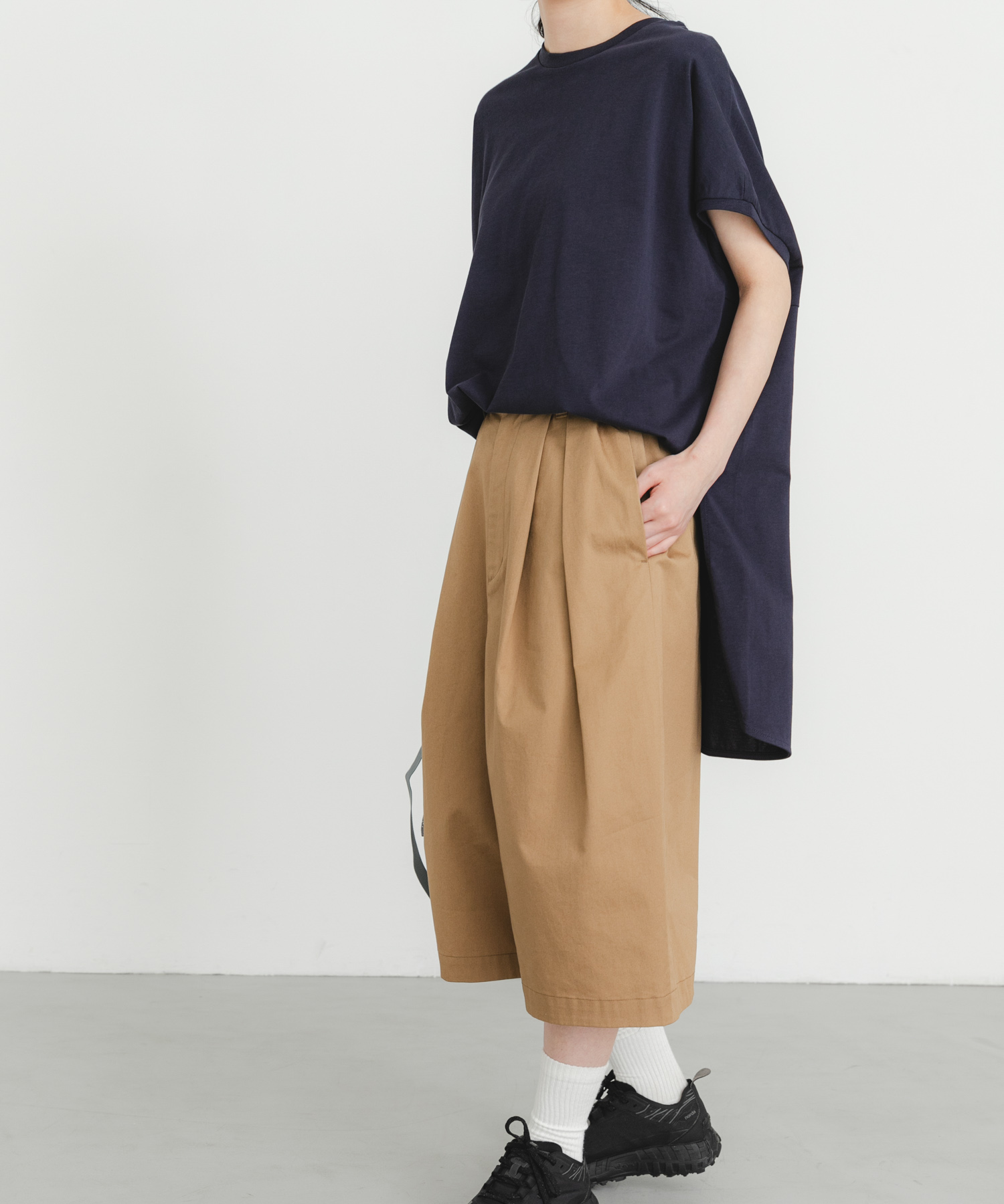 身長 : 161cm サイズ : Free